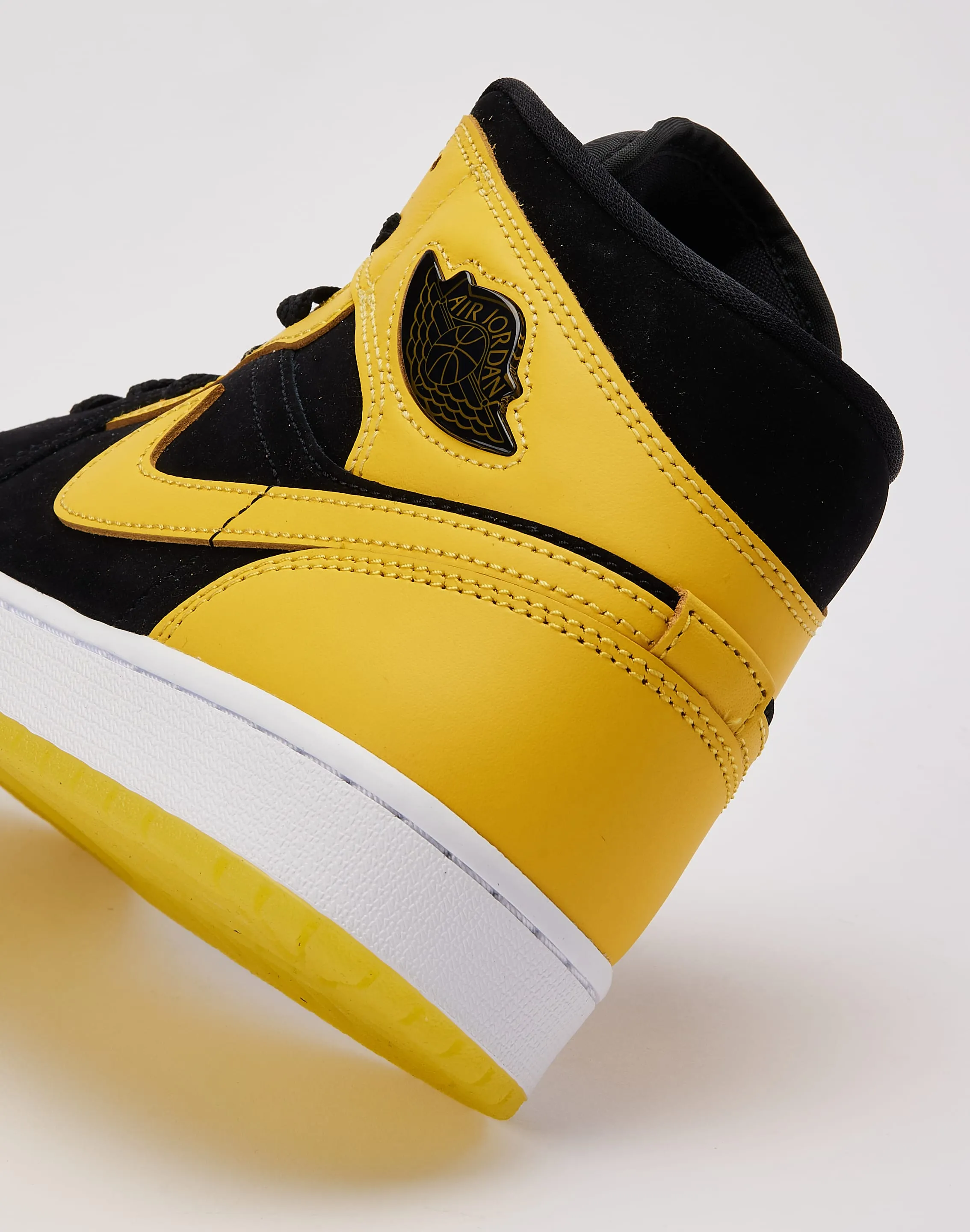 Jordan Air Jordan 1 Mid SE 'New Love'