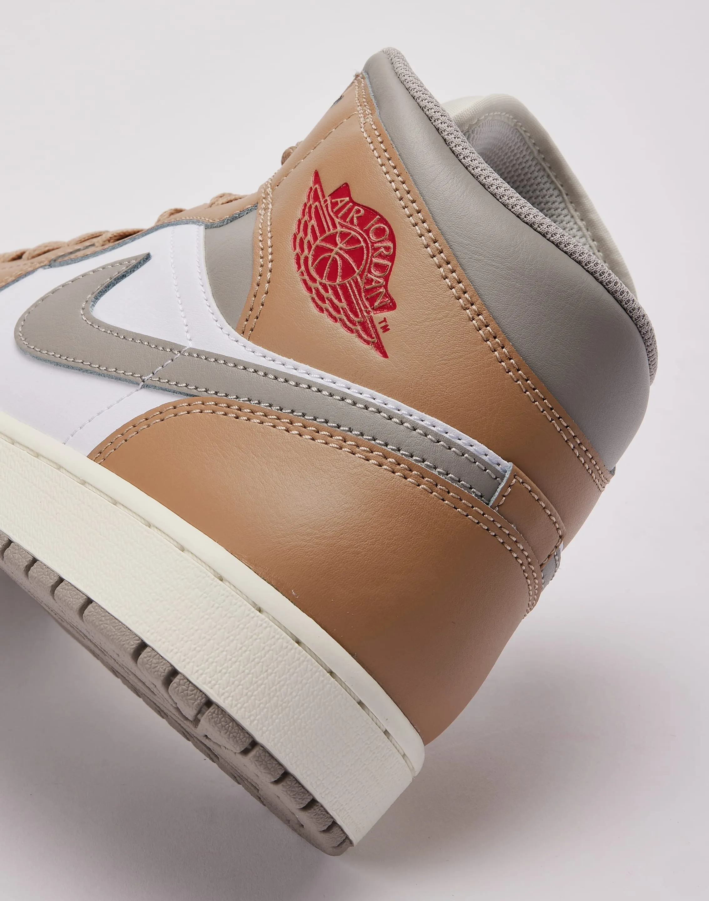 Jordan Air Jordan 1 Mid