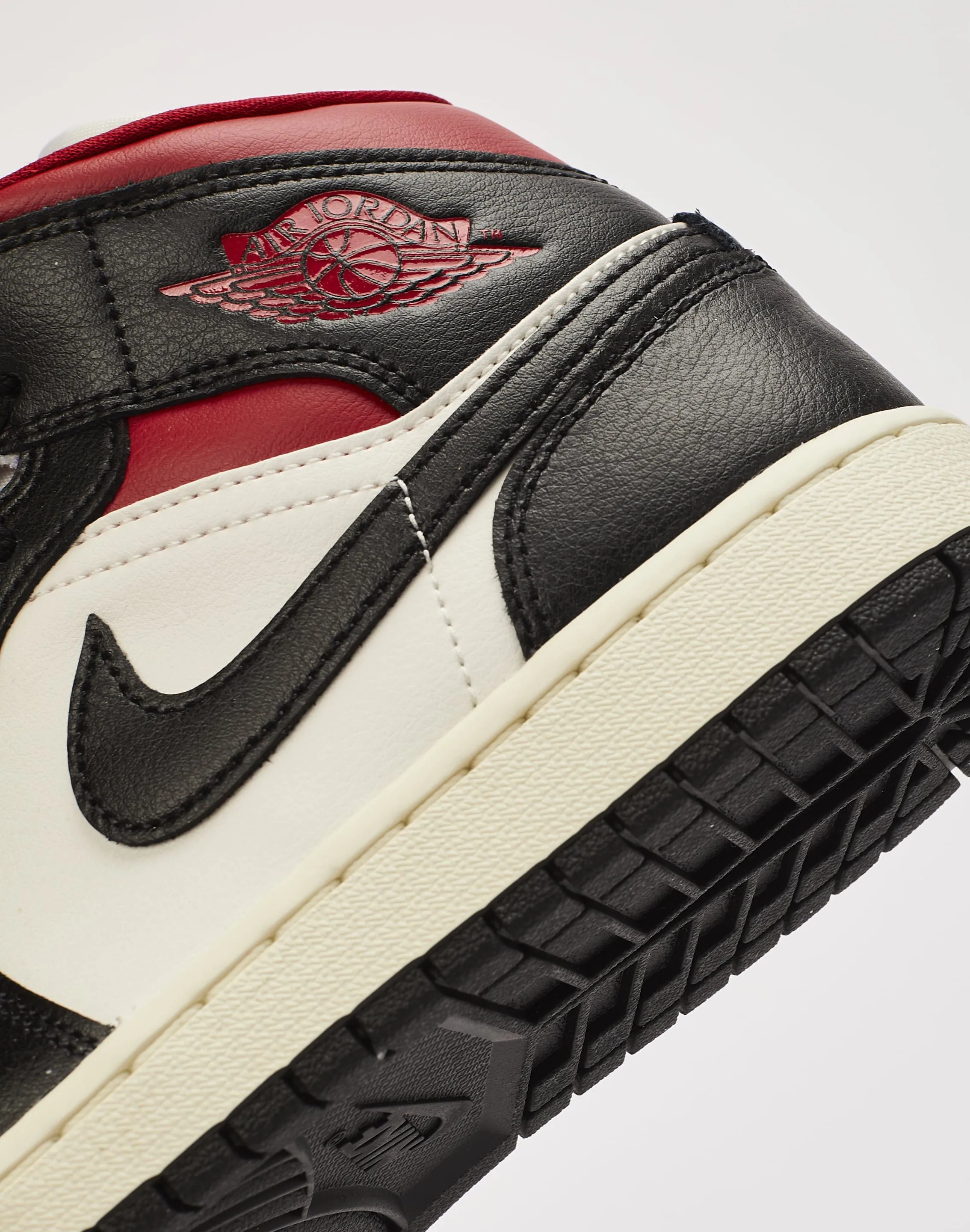 Jordan Air Jordan 1 Mid
