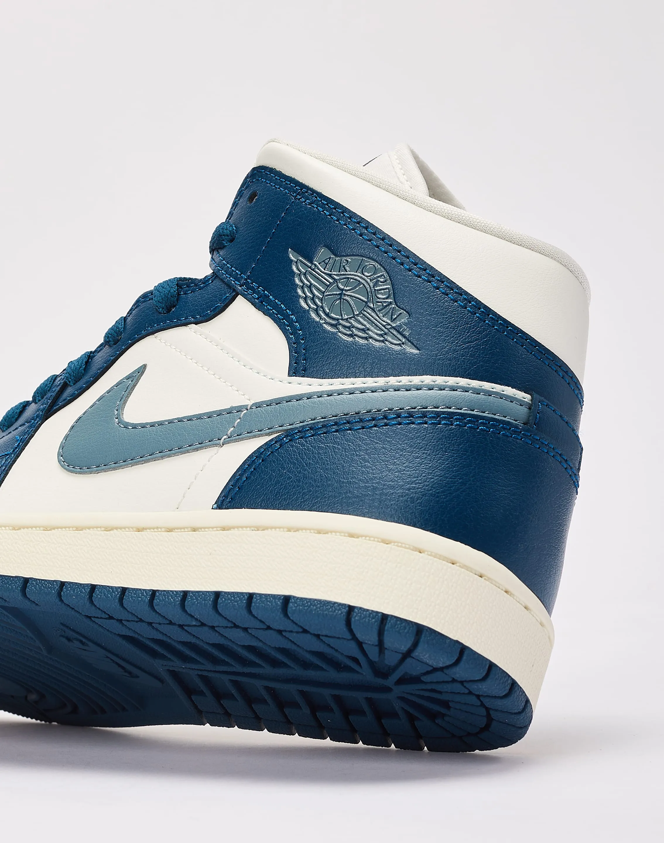 Jordan Air Jordan 1 Mid