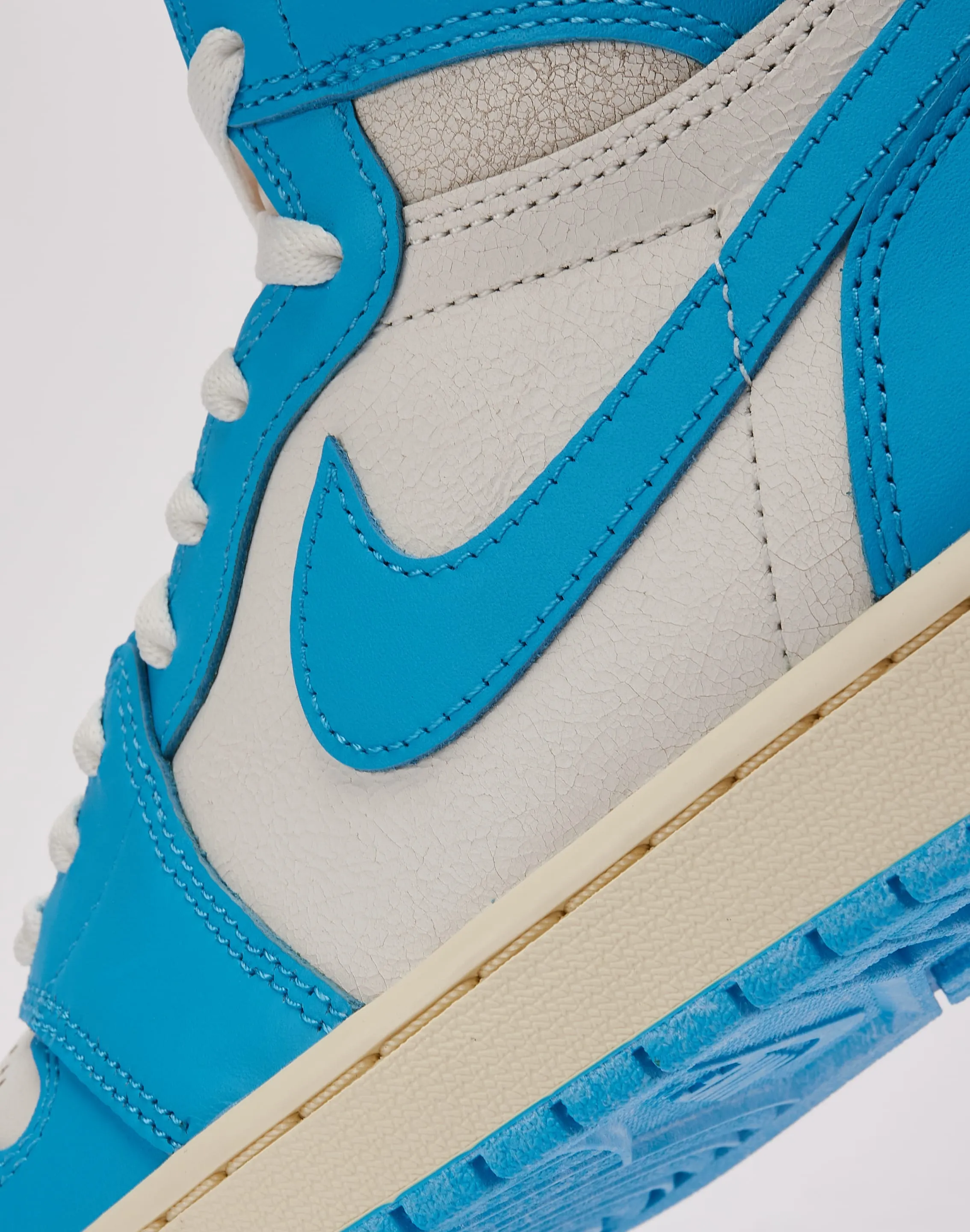 Jordan Air Jordan 1 Retro High OG 'UNC Reimagined'