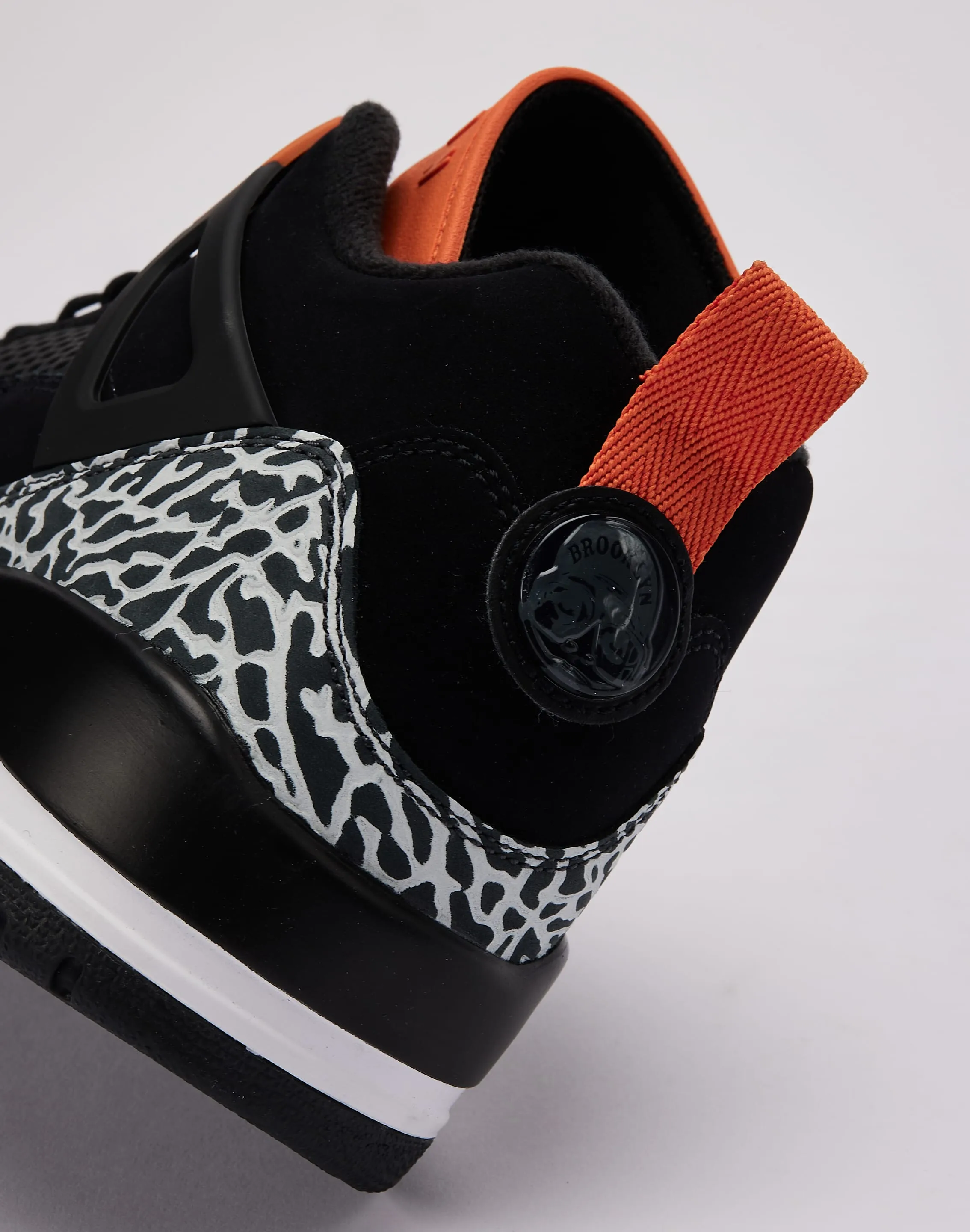 Jordan Spizike Low