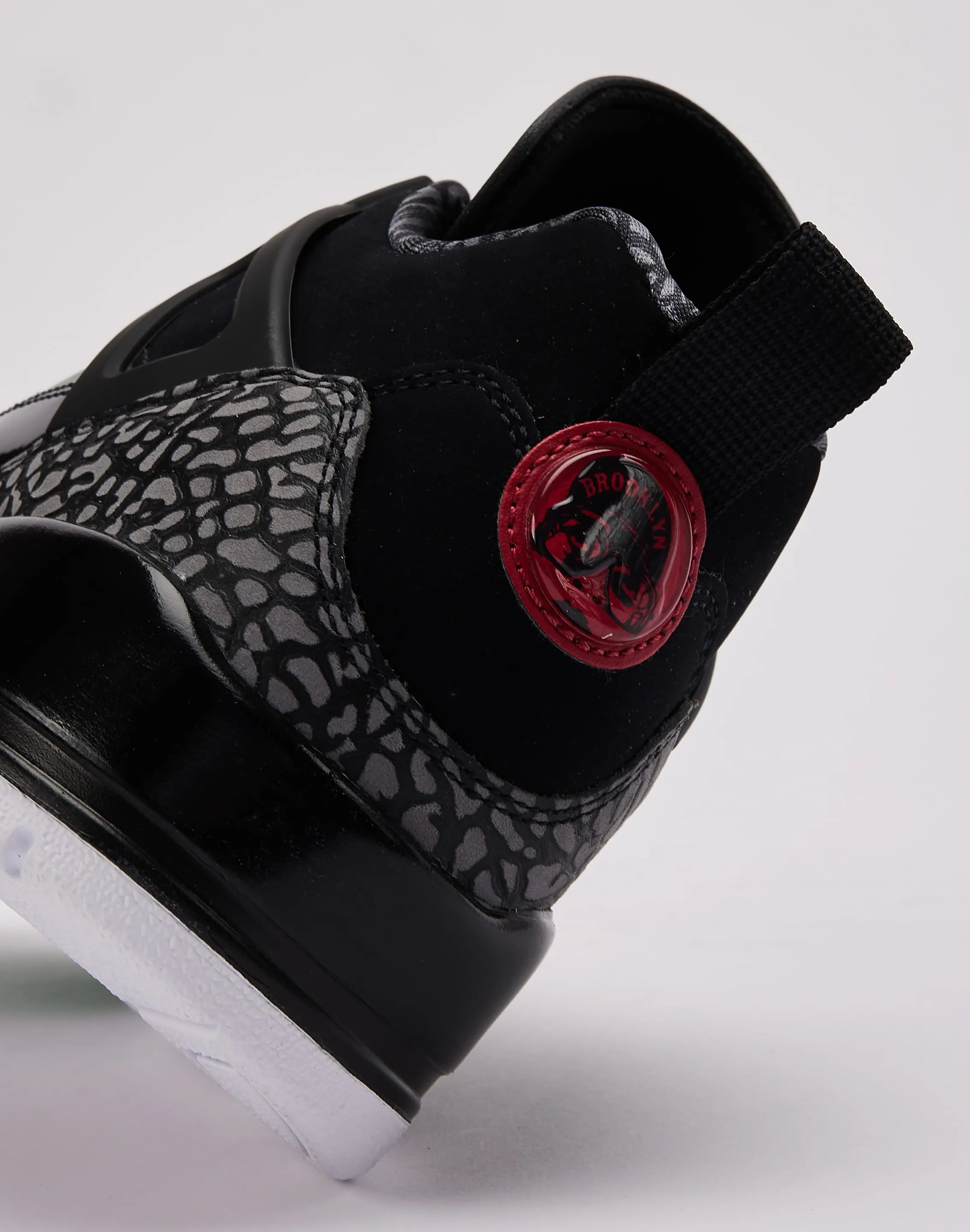 Jordan Spizike Low
