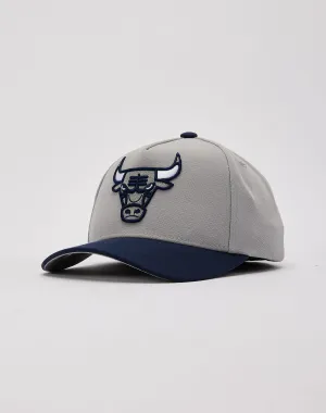 Mitchell & Ness Chicago Bulls Anniversary Pro Pinch Snapback Hat