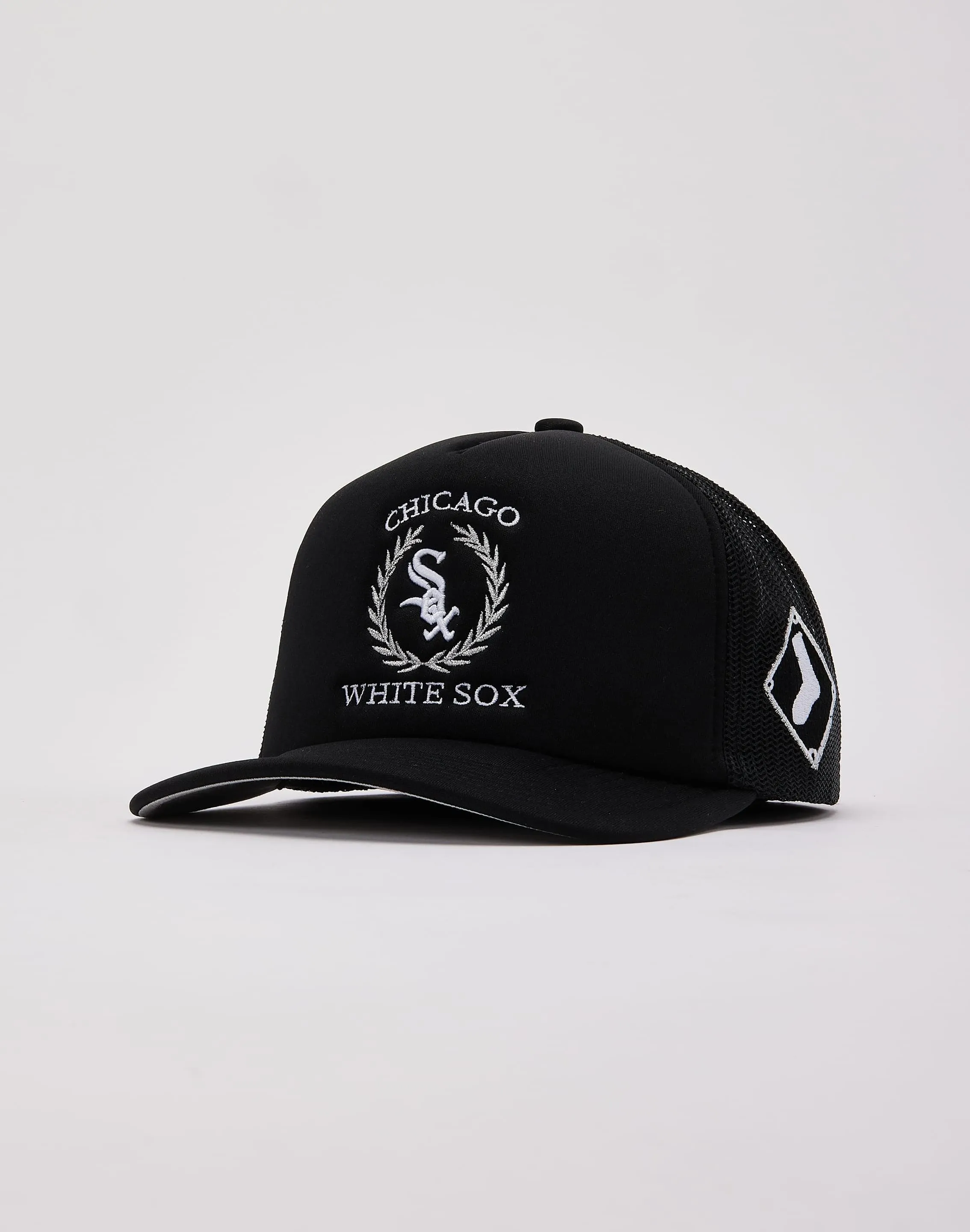 Mitchell & Ness Chicago White Sox Upper Class Trucker Hat