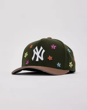 Mitchell & Ness New York Yankees Flower Power Pro Pinch Snapback Hat