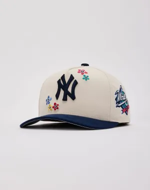 Mitchell & Ness New York Yankees Flower Pro Pinch Snapback Hat