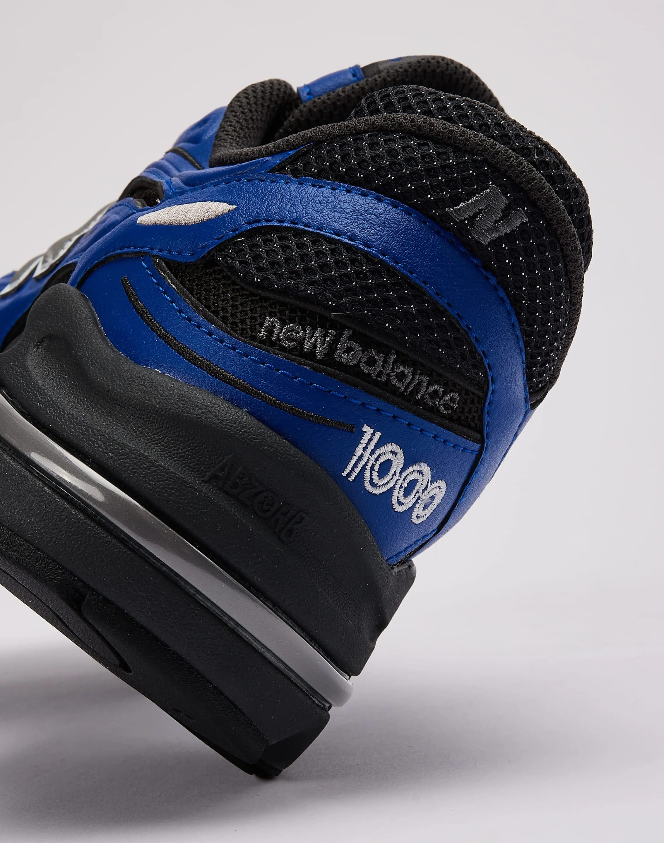 New Balance 1000