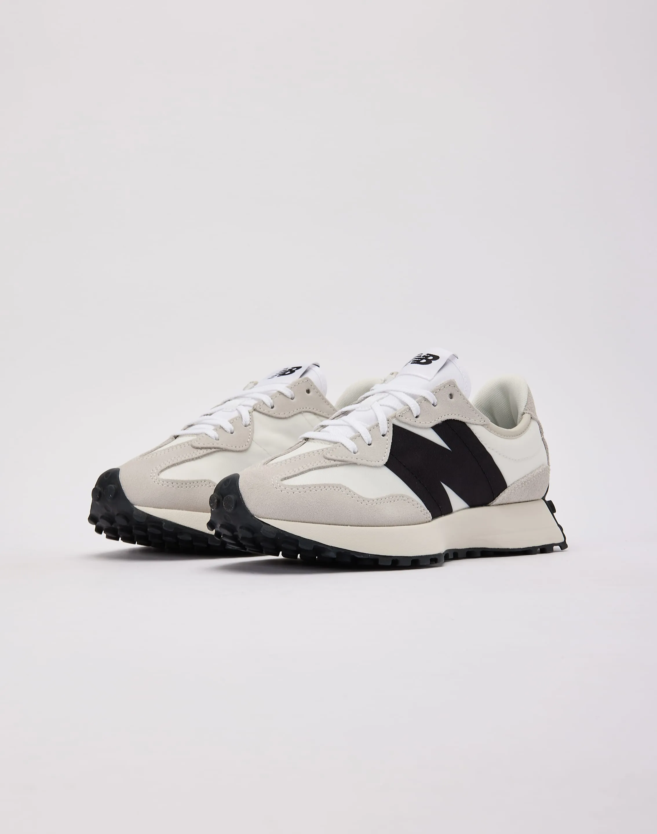 New Balance 327