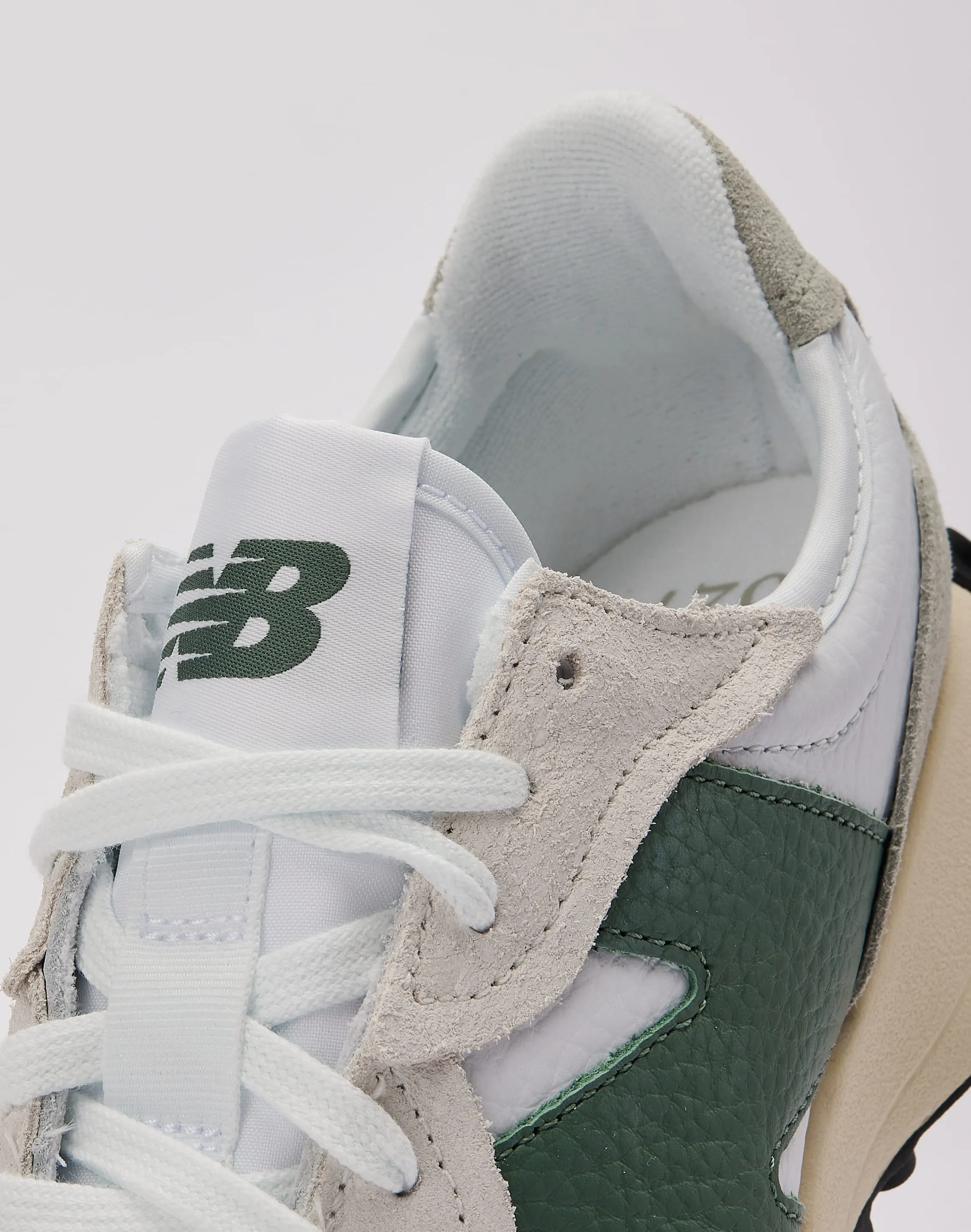 New Balance 327
