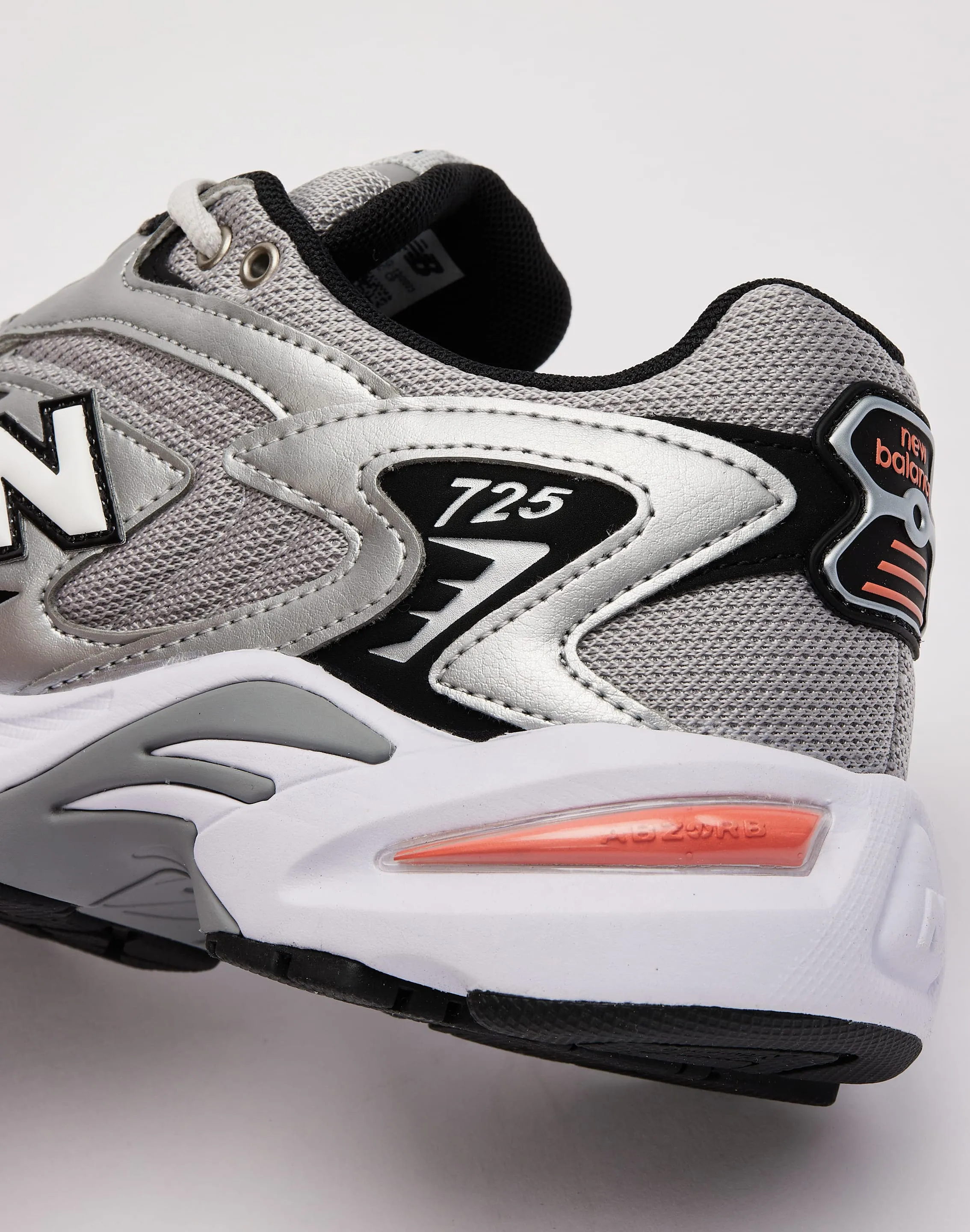 New Balance 725v1