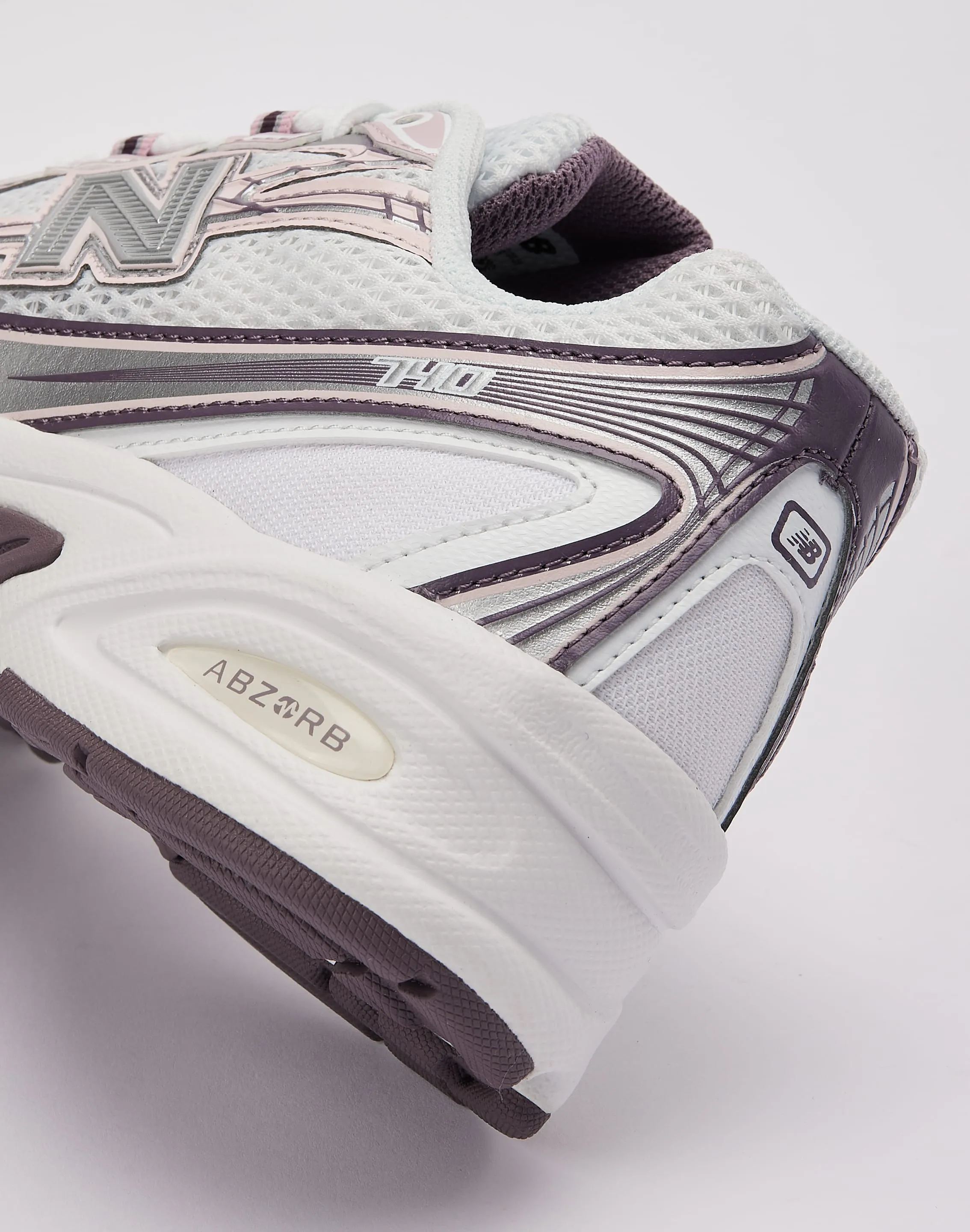 New Balance 740