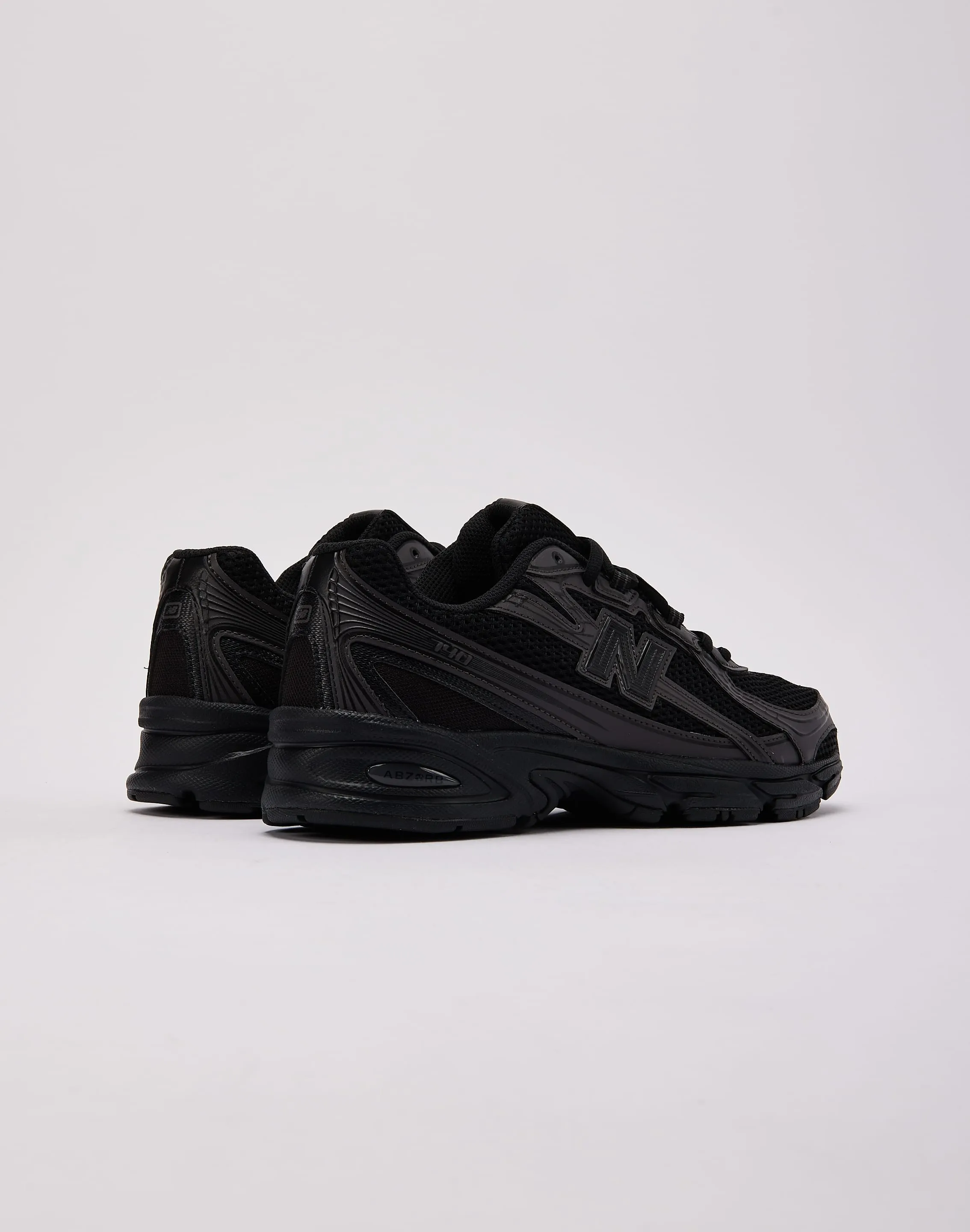 New Balance 740
