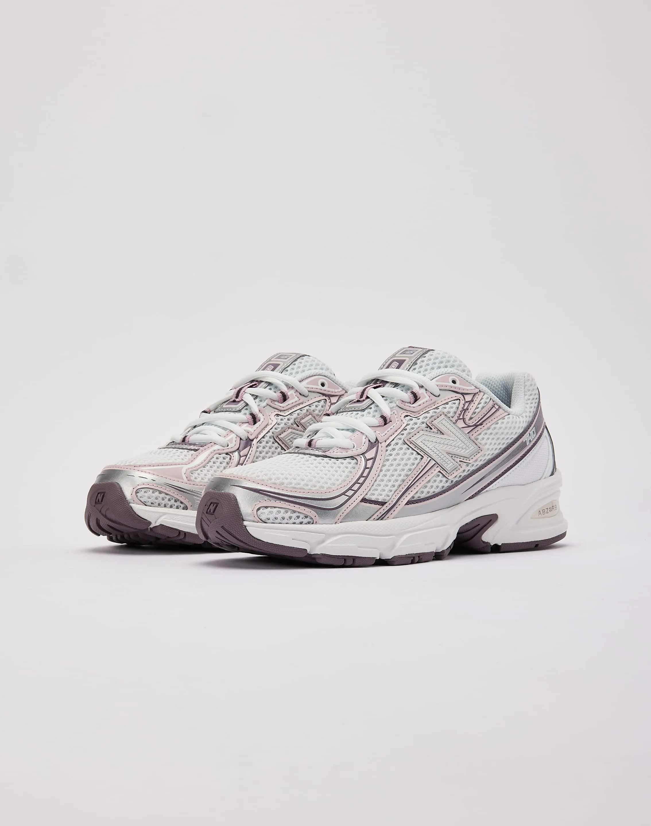 New Balance 740