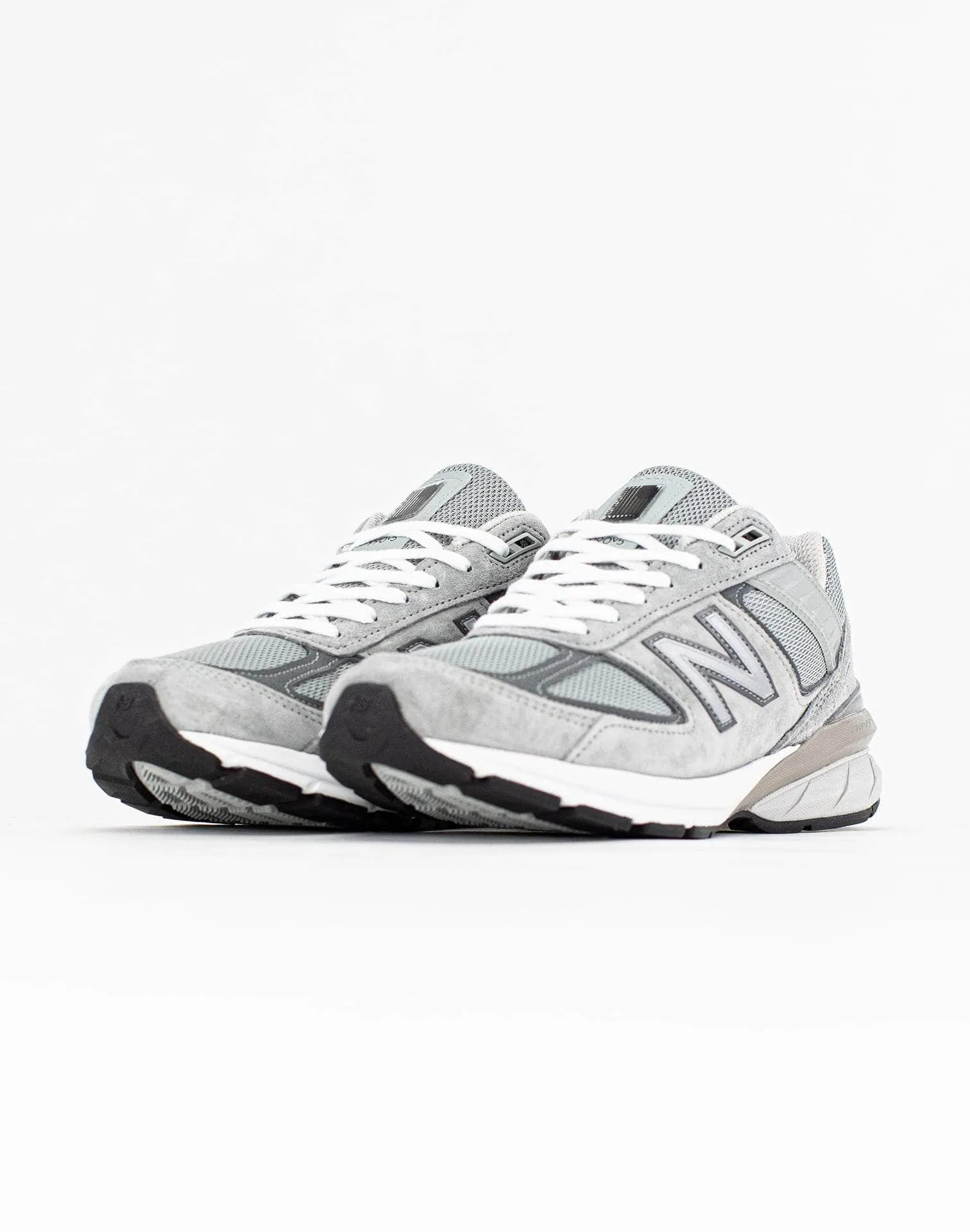 New Balance 990v5