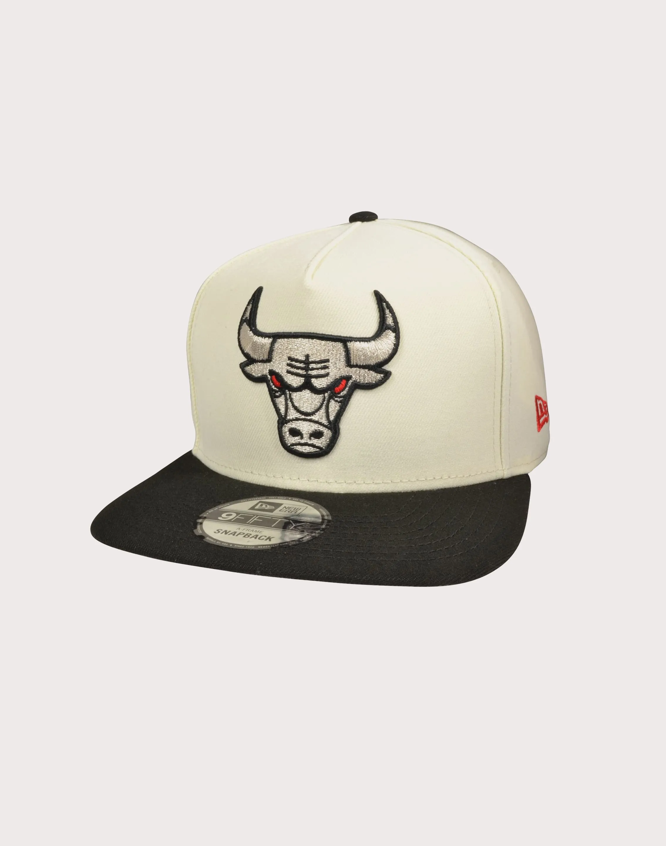 New Era Chicago Bulls 9FIFTY A-Frame Chrome Logo Snapback Hat-Off-White/Black