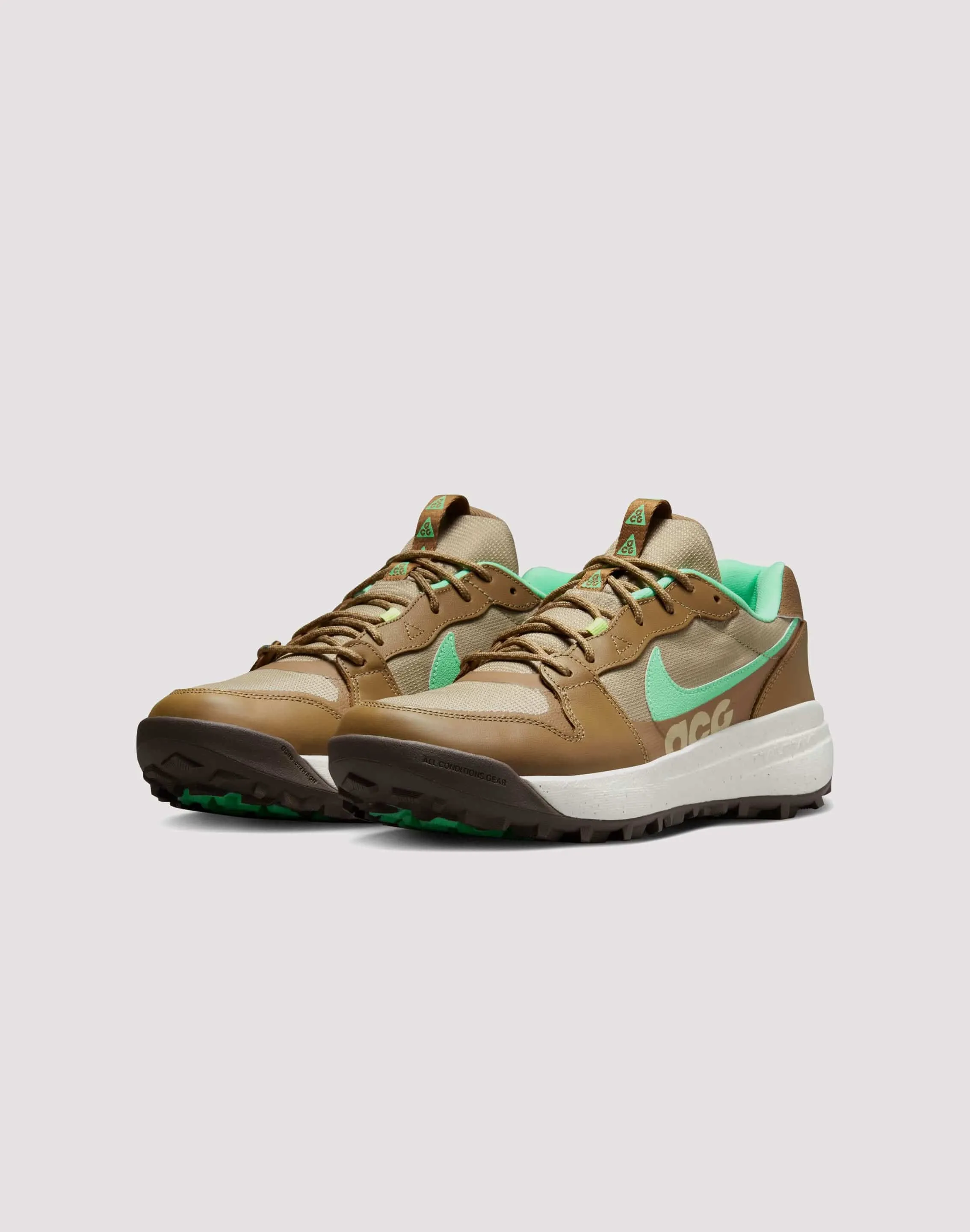 Nike ACG Lowcate "Limestone/Green Glow/Driftwood"