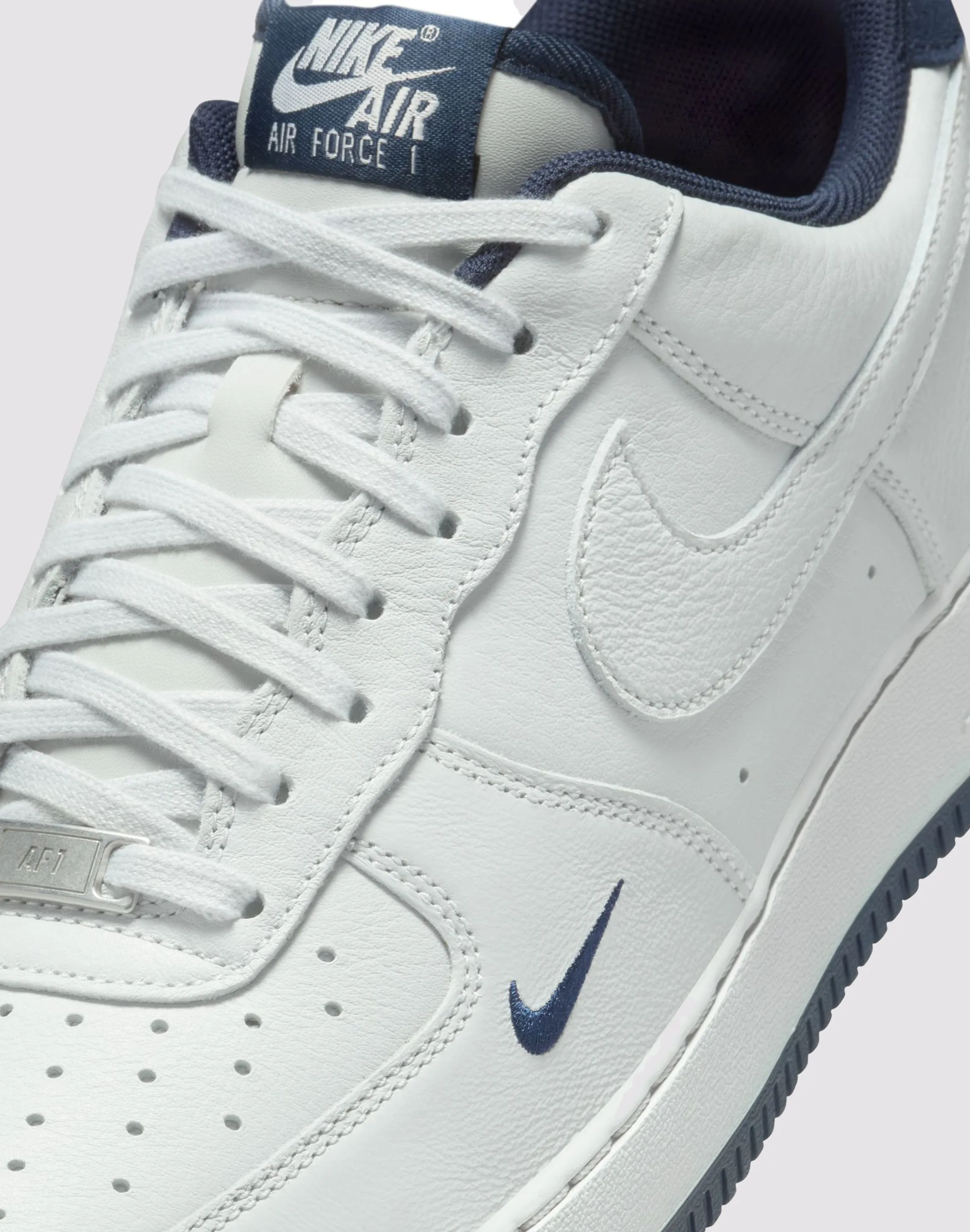 Nike Air Force 1 '07 LV8