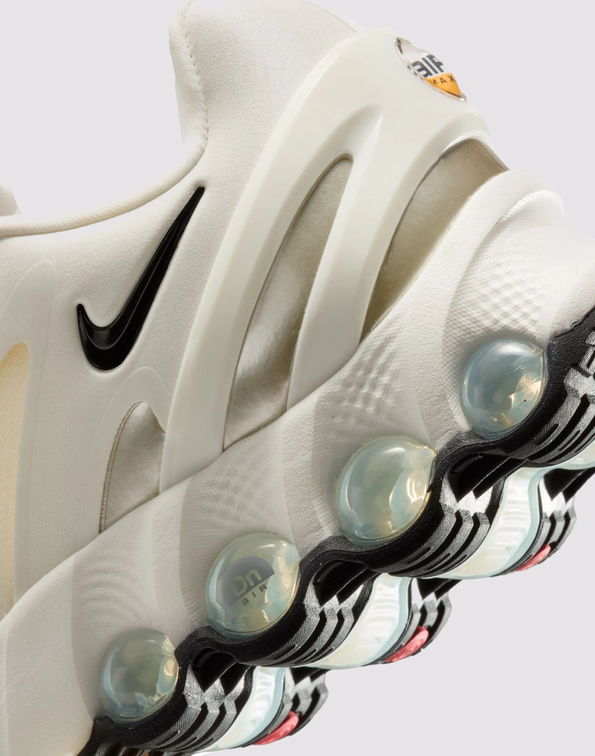 Nike Air Max Dn8 "Sail/Black/Fossil"