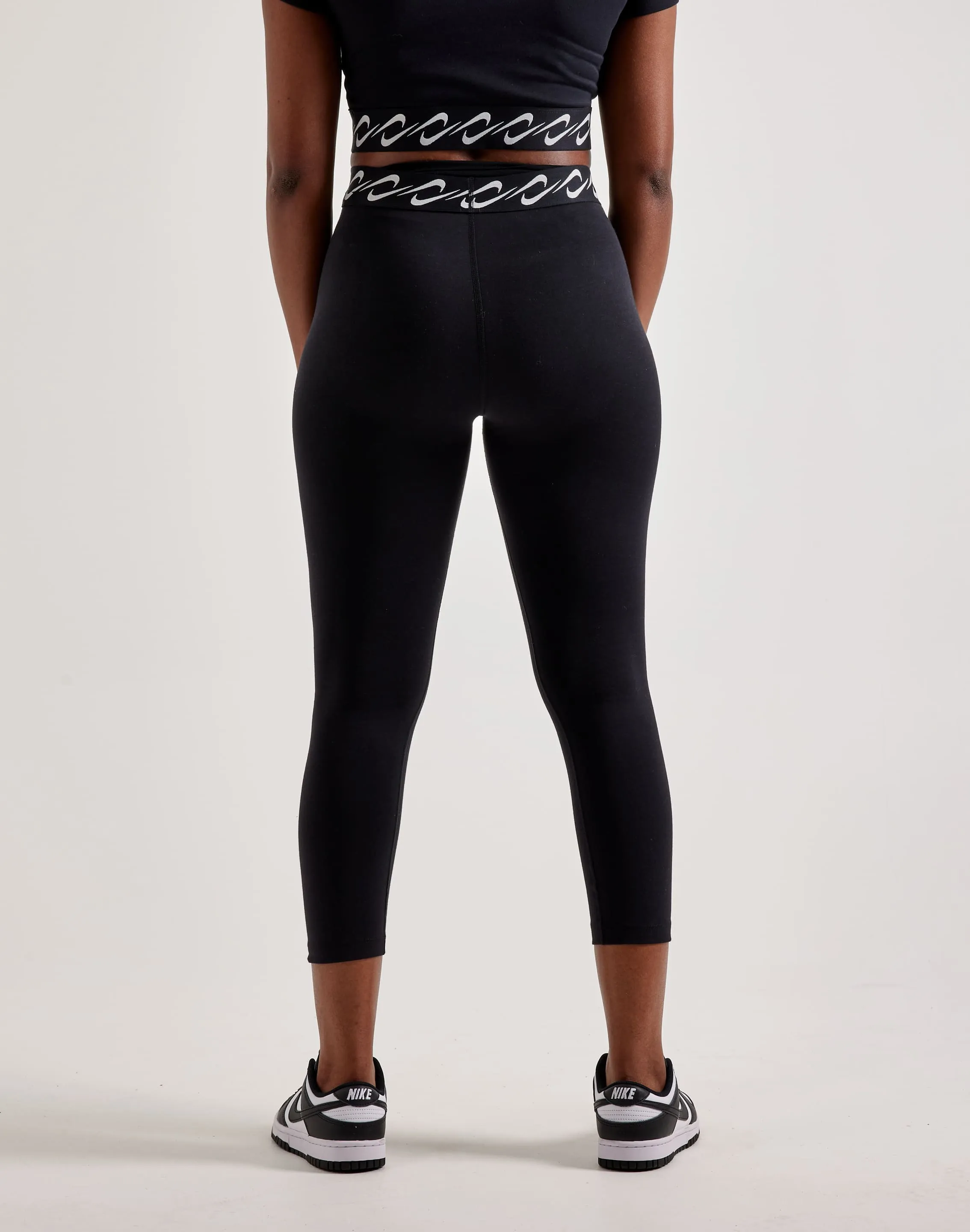 Nike Classic Swoosh High-Waisted 7/8 Leggings