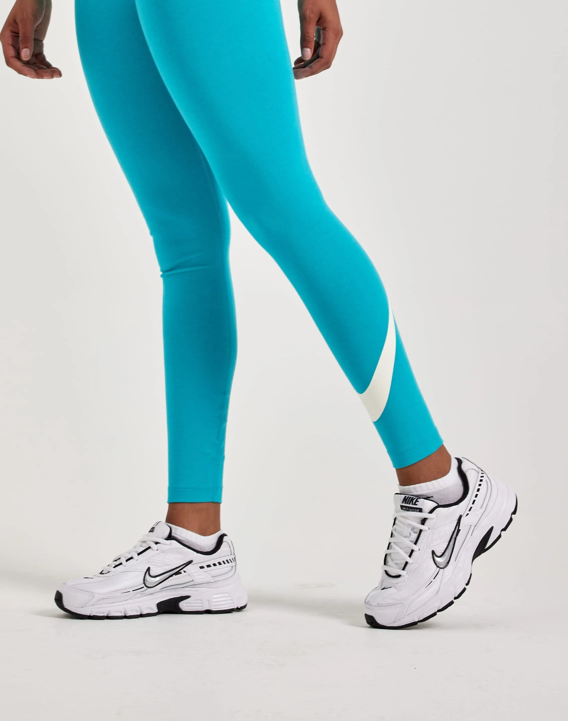 Nike Classics Essential Swoosh Leggings