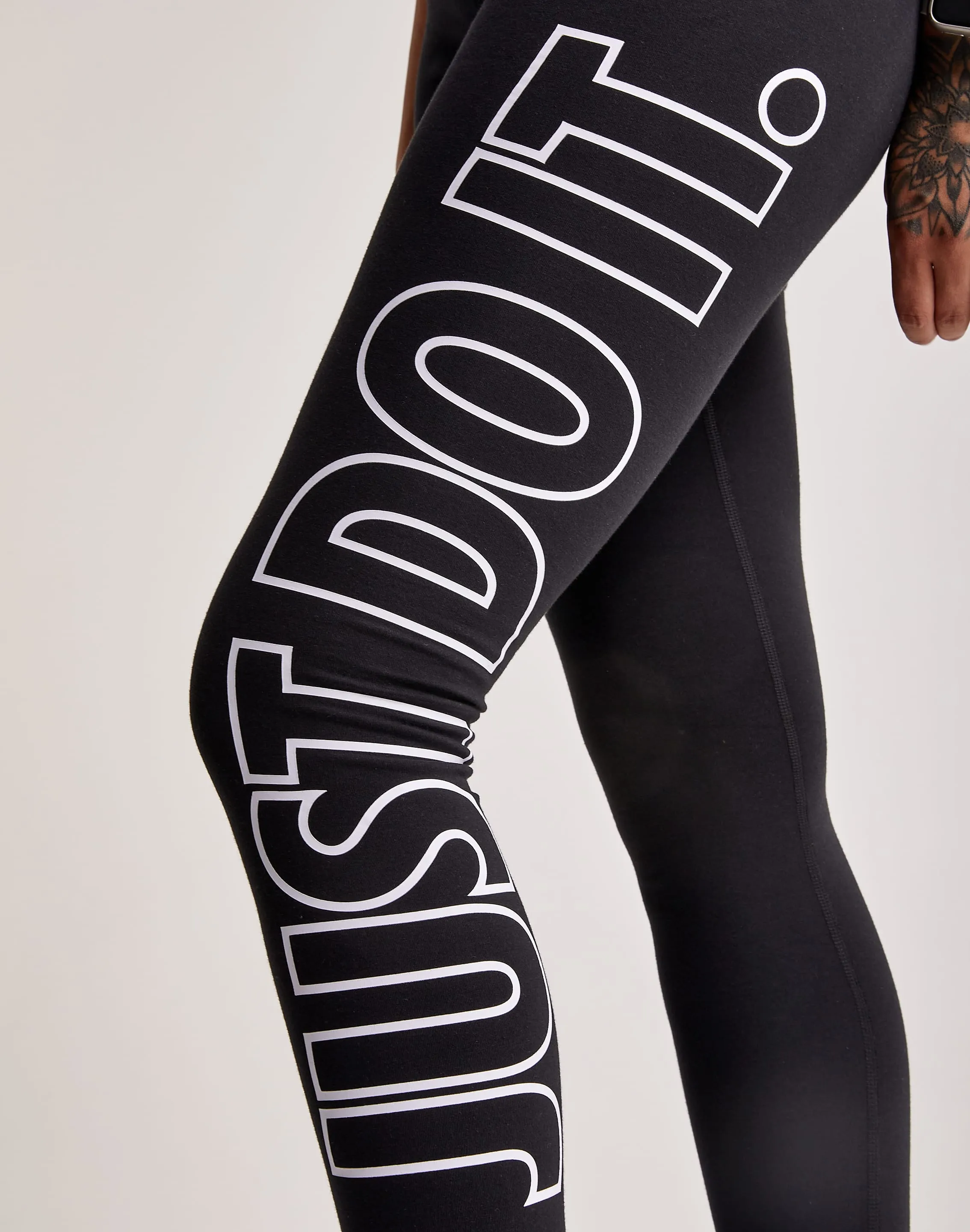 Nike Classics High-Waisted Leggings