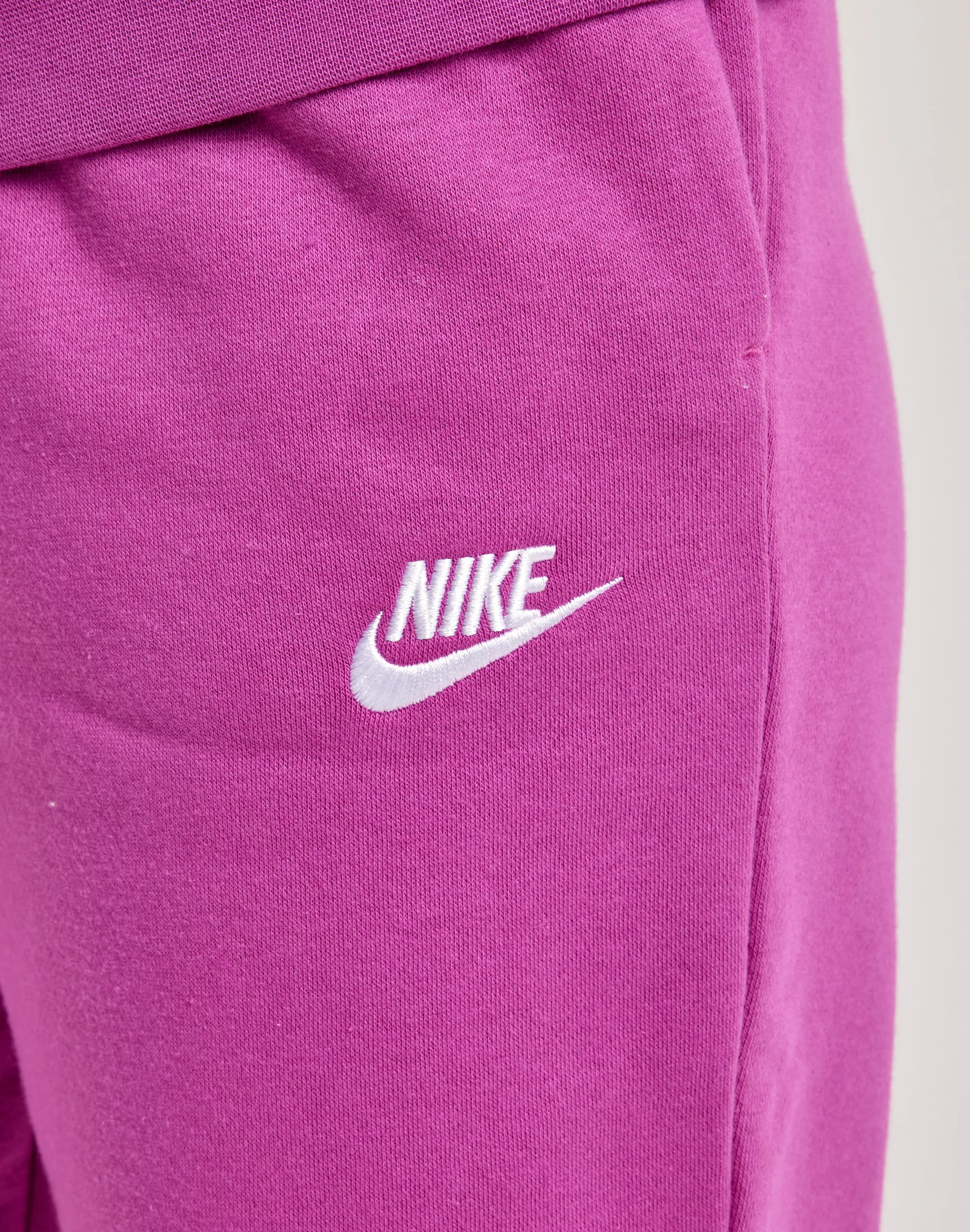 Nike Club Fleece Mid-Rise Pants