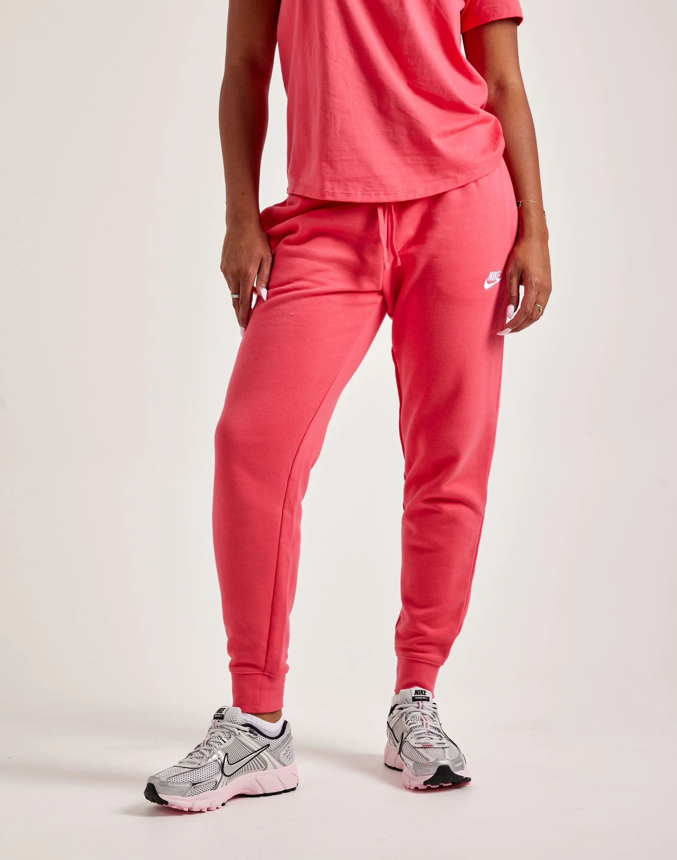 Nike Club Fleece Mid-Rise Pants