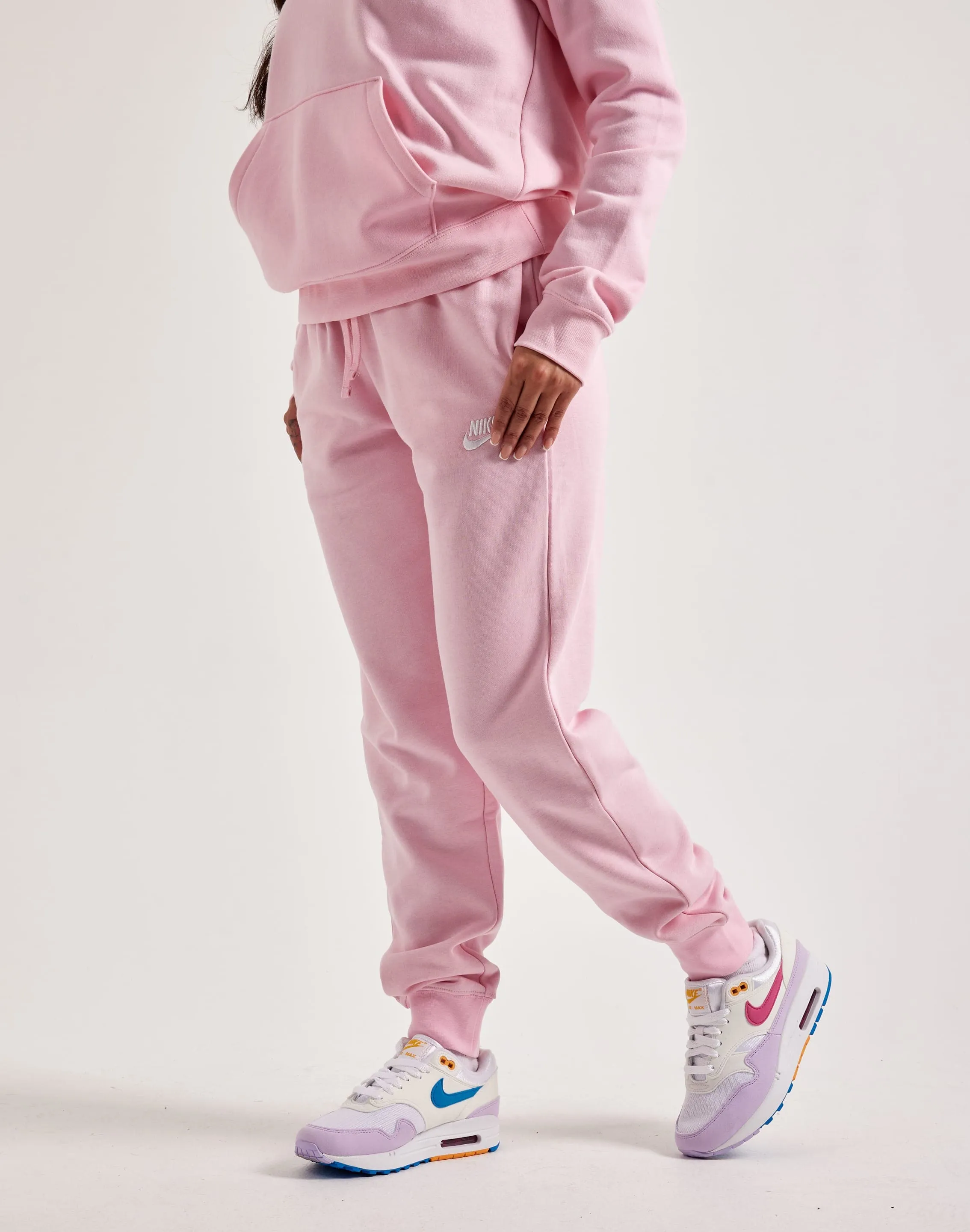 Nike Club Fleece Mid-Rise Pants