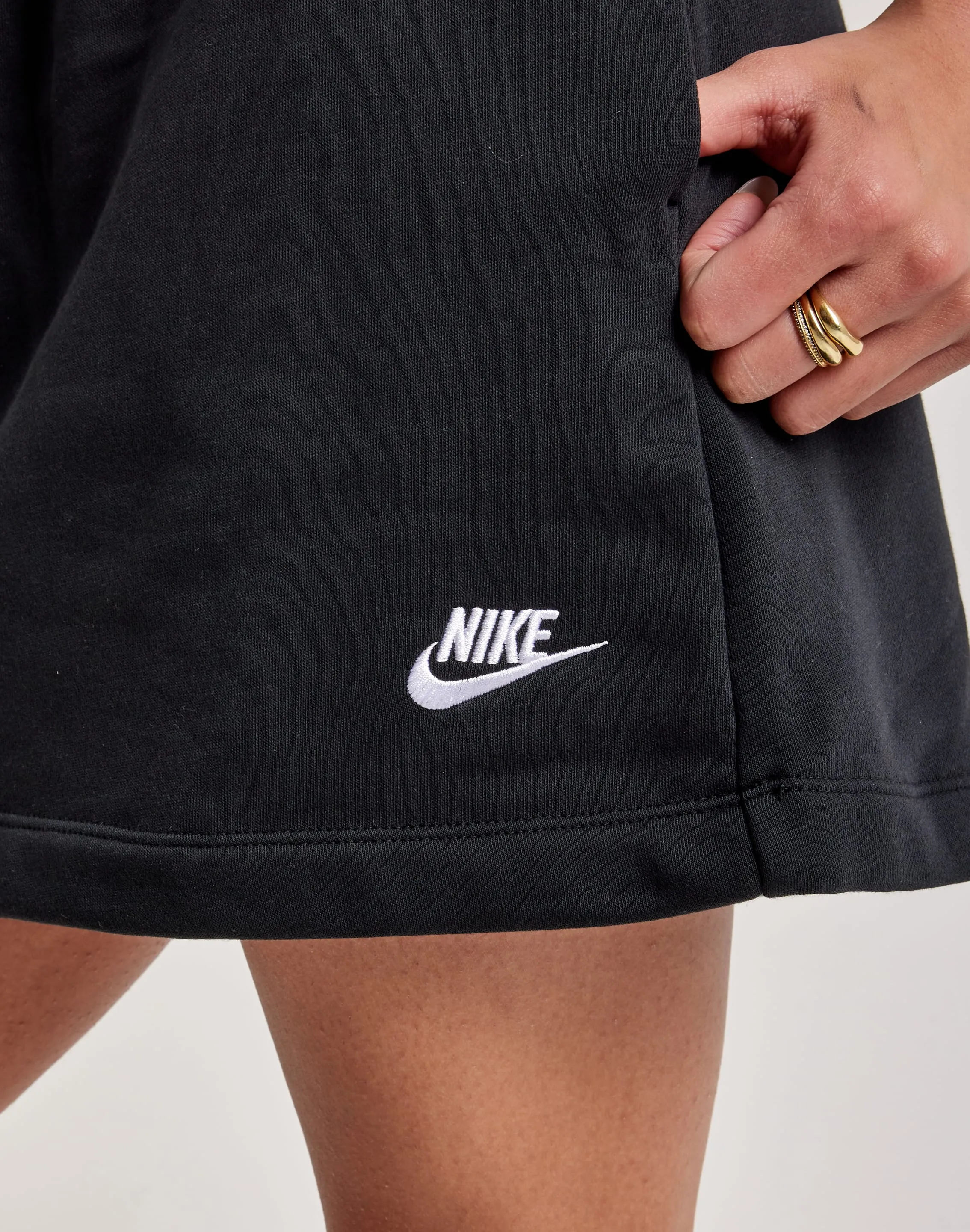 Nike Club Fleece Mid-Rise Skirt