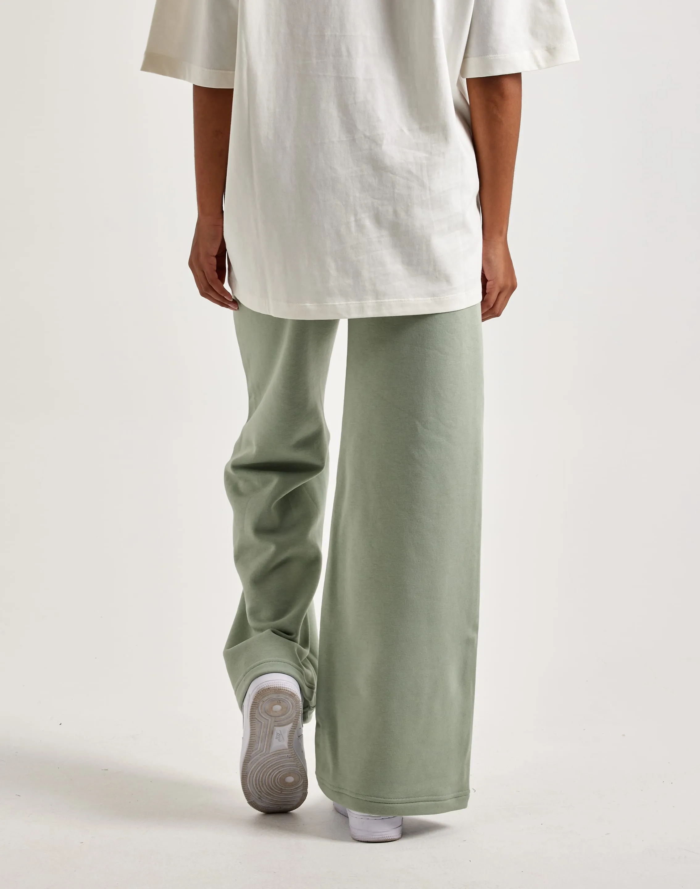 Nike Club Fleece Mid-Rise Wide-Leg Sweatpants