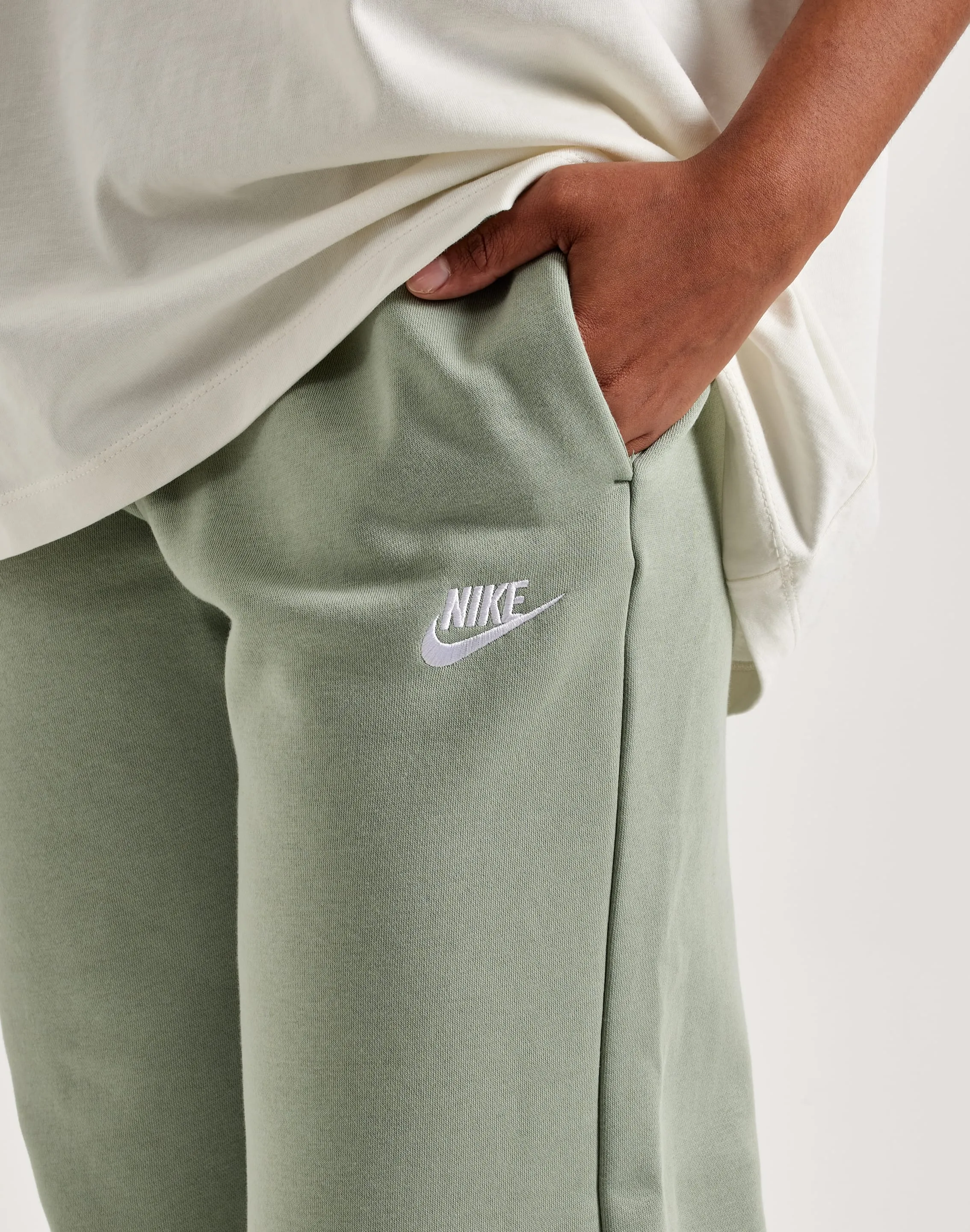 Nike Club Fleece Mid-Rise Wide-Leg Sweatpants