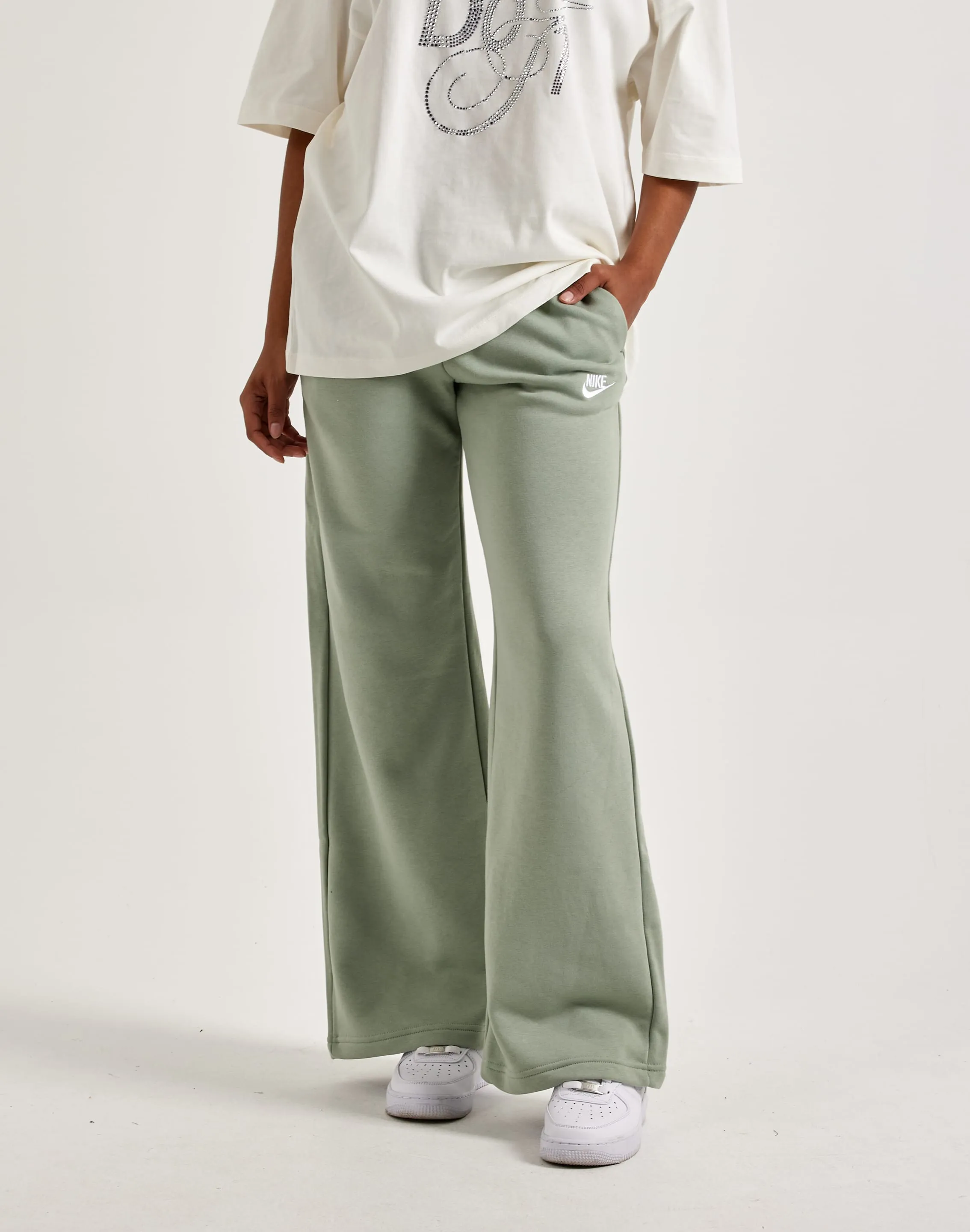Nike Club Fleece Mid-Rise Wide-Leg Sweatpants