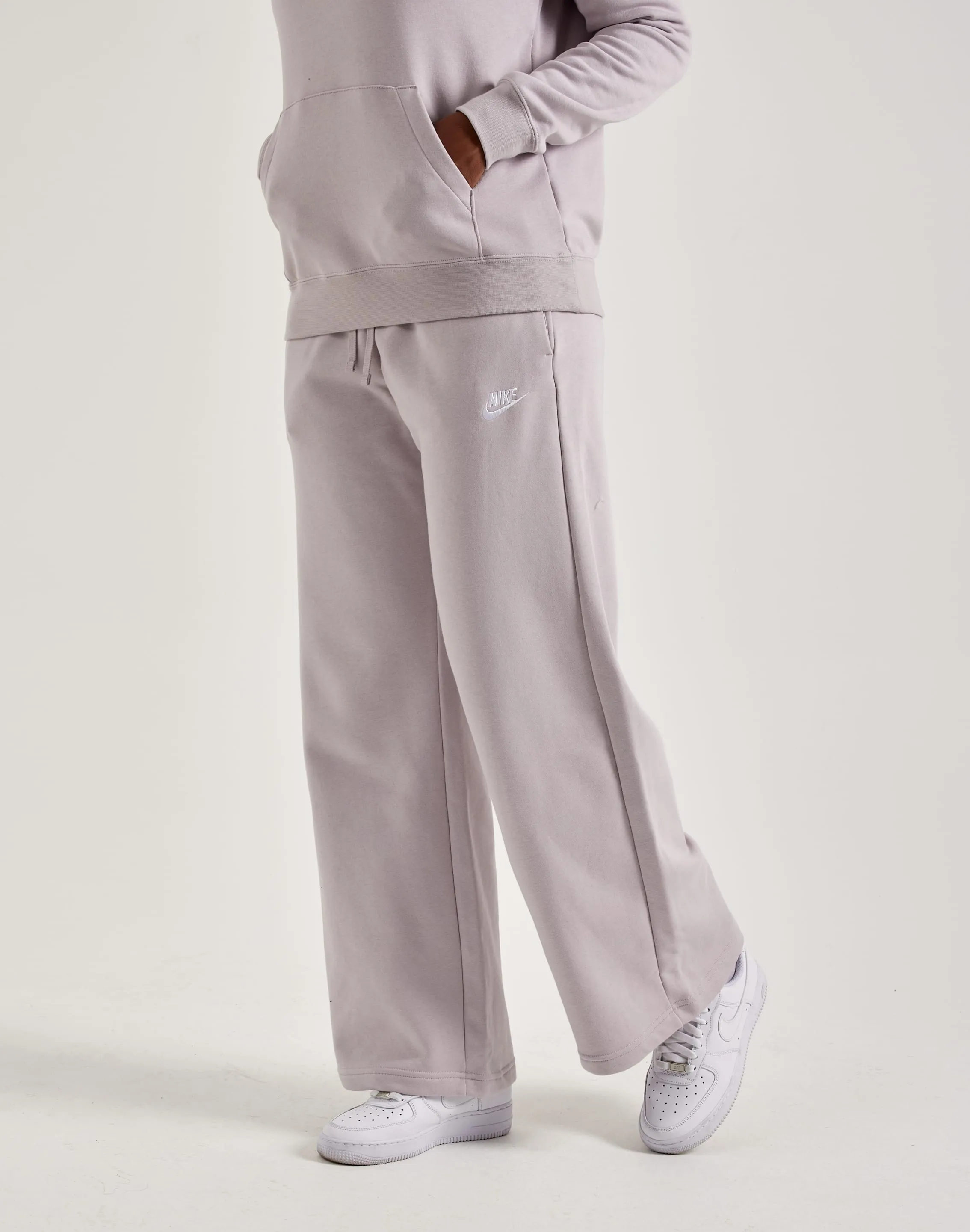 Nike Club Fleece Wide Pants
