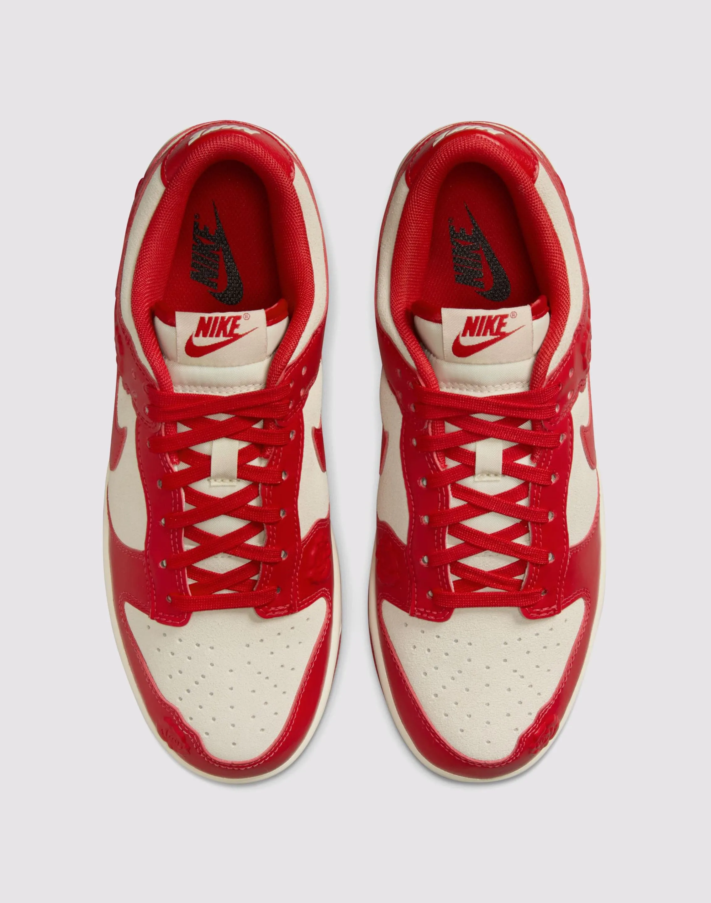 Nike Dunk Low "Roses"