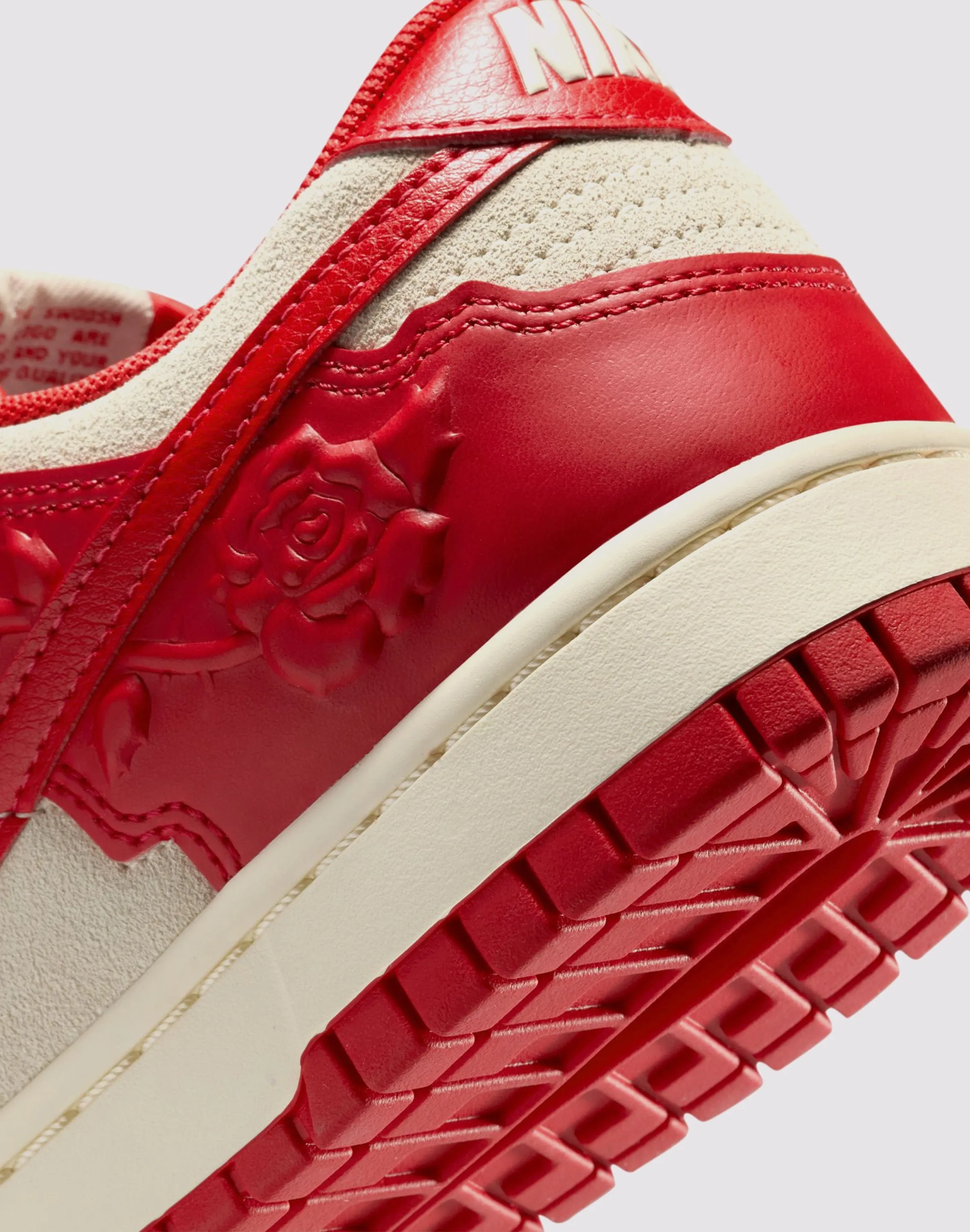 Nike Dunk Low "Roses"