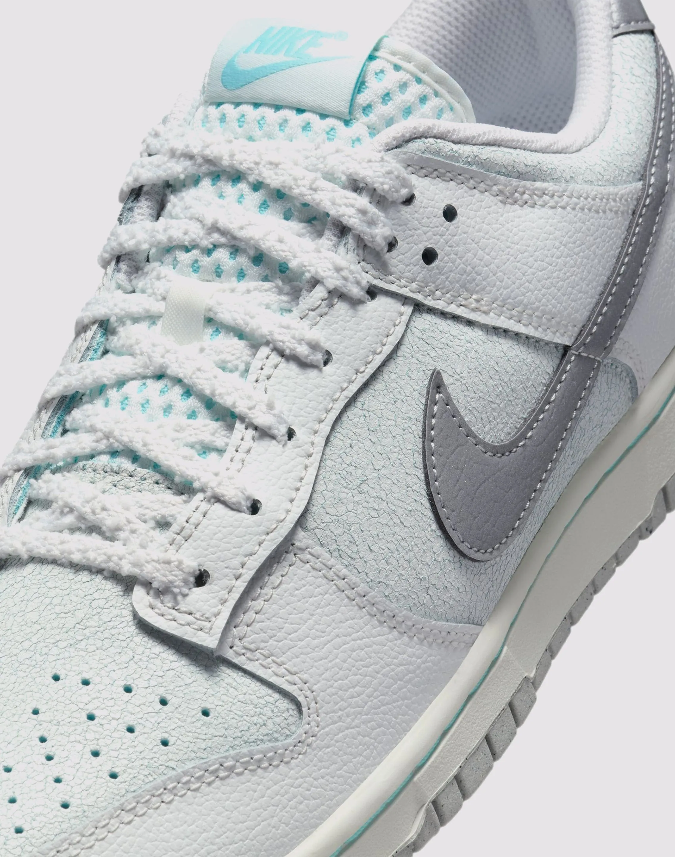 Nike Dunk Low Retro "Summit White/Metallic Silver/Glacier Ice"