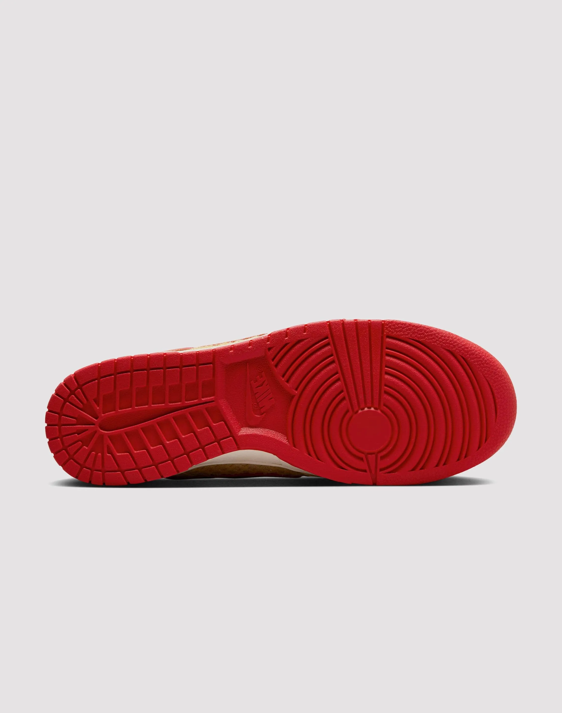 Nike Dunk Low Retro SE "Strawberry Waffle"