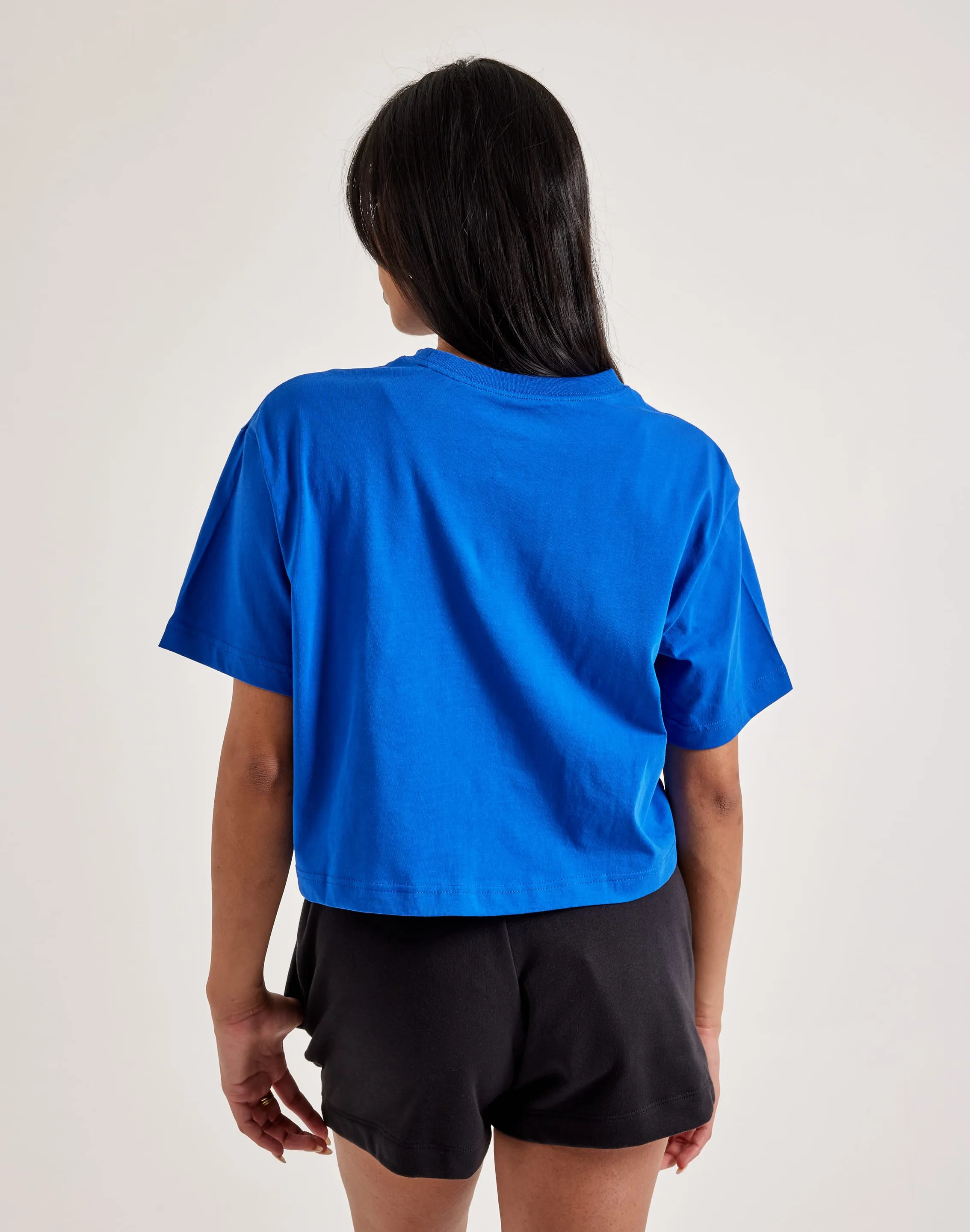 Nike Essential Cropped Logo Tee