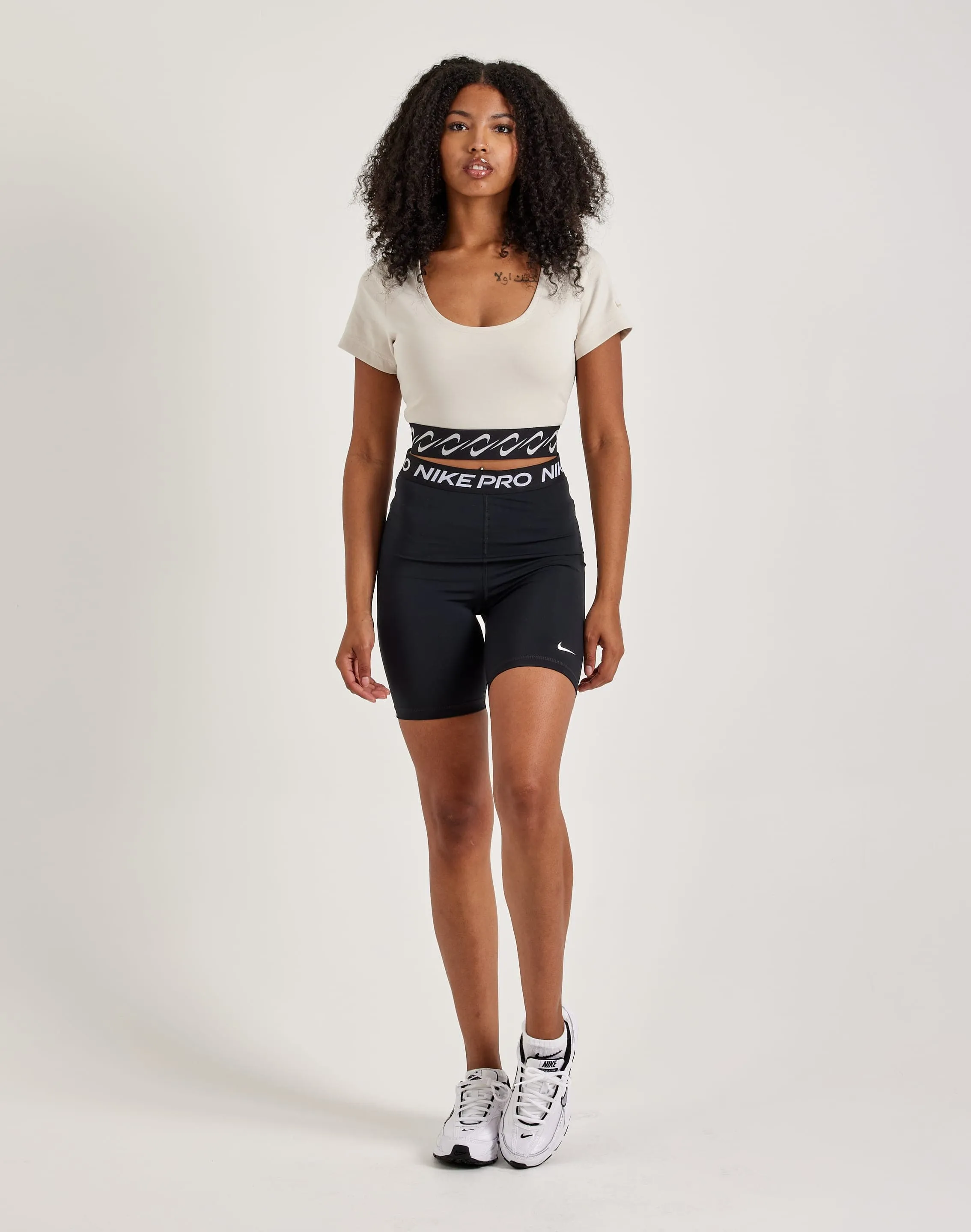 Nike Essential Swoosh Top