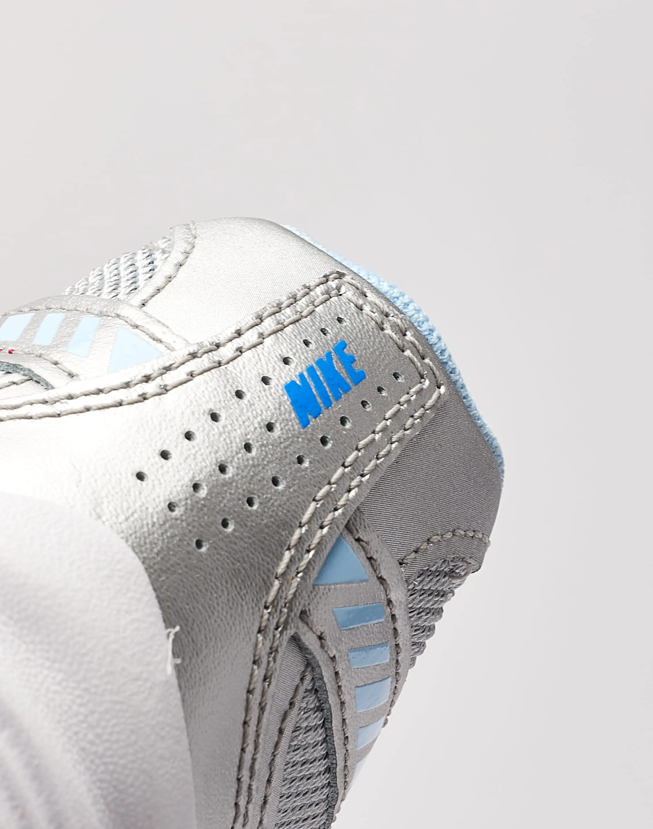 Nike Initiator