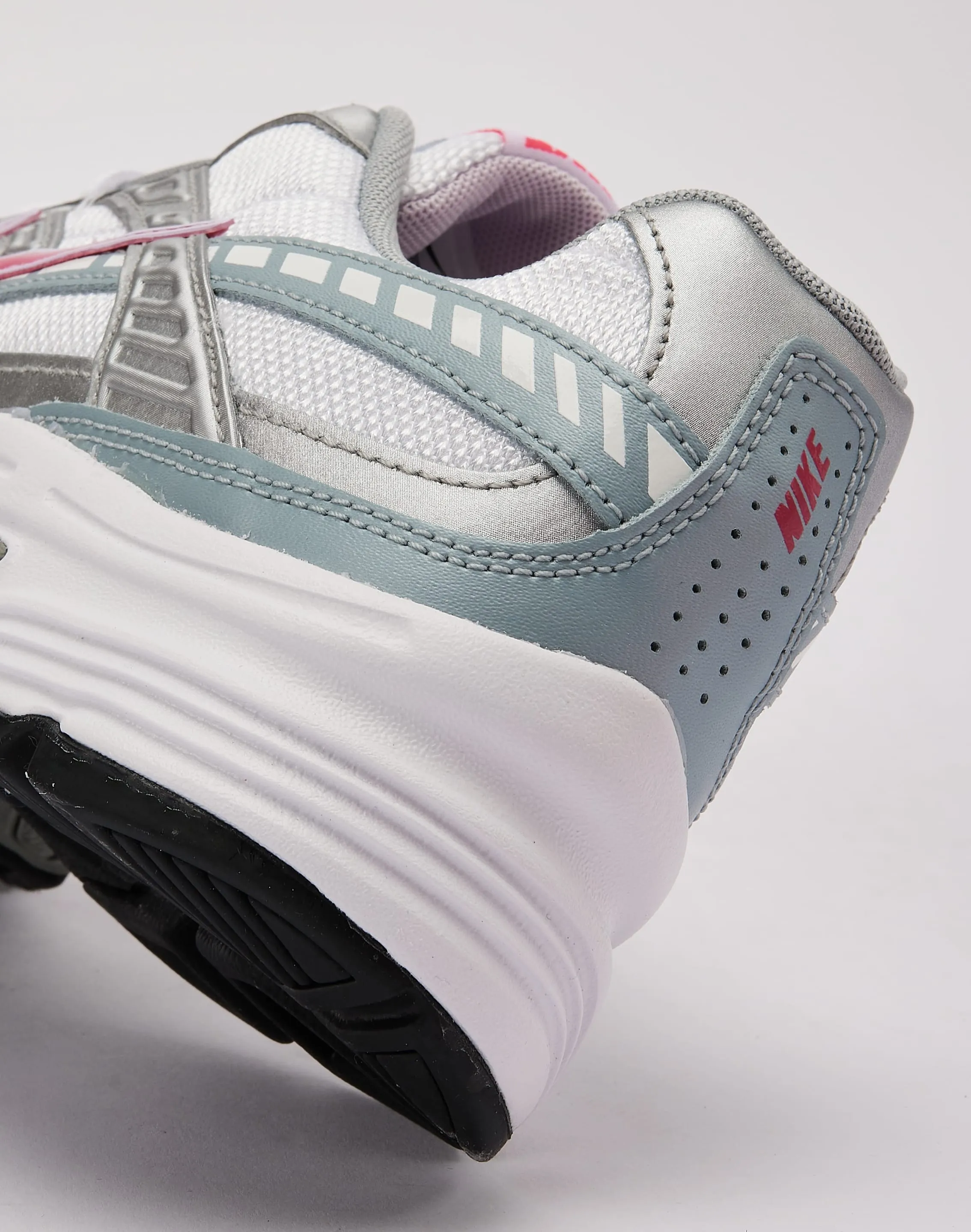 Nike Initiator