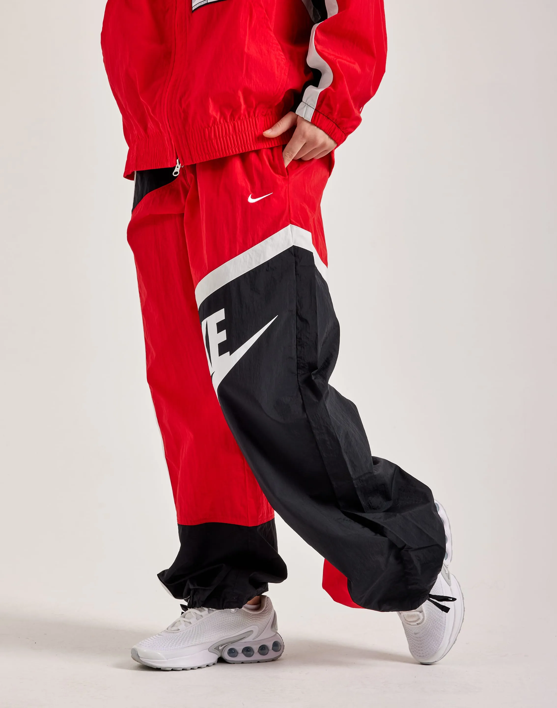 Nike Loose Woven Open-Hem Pants