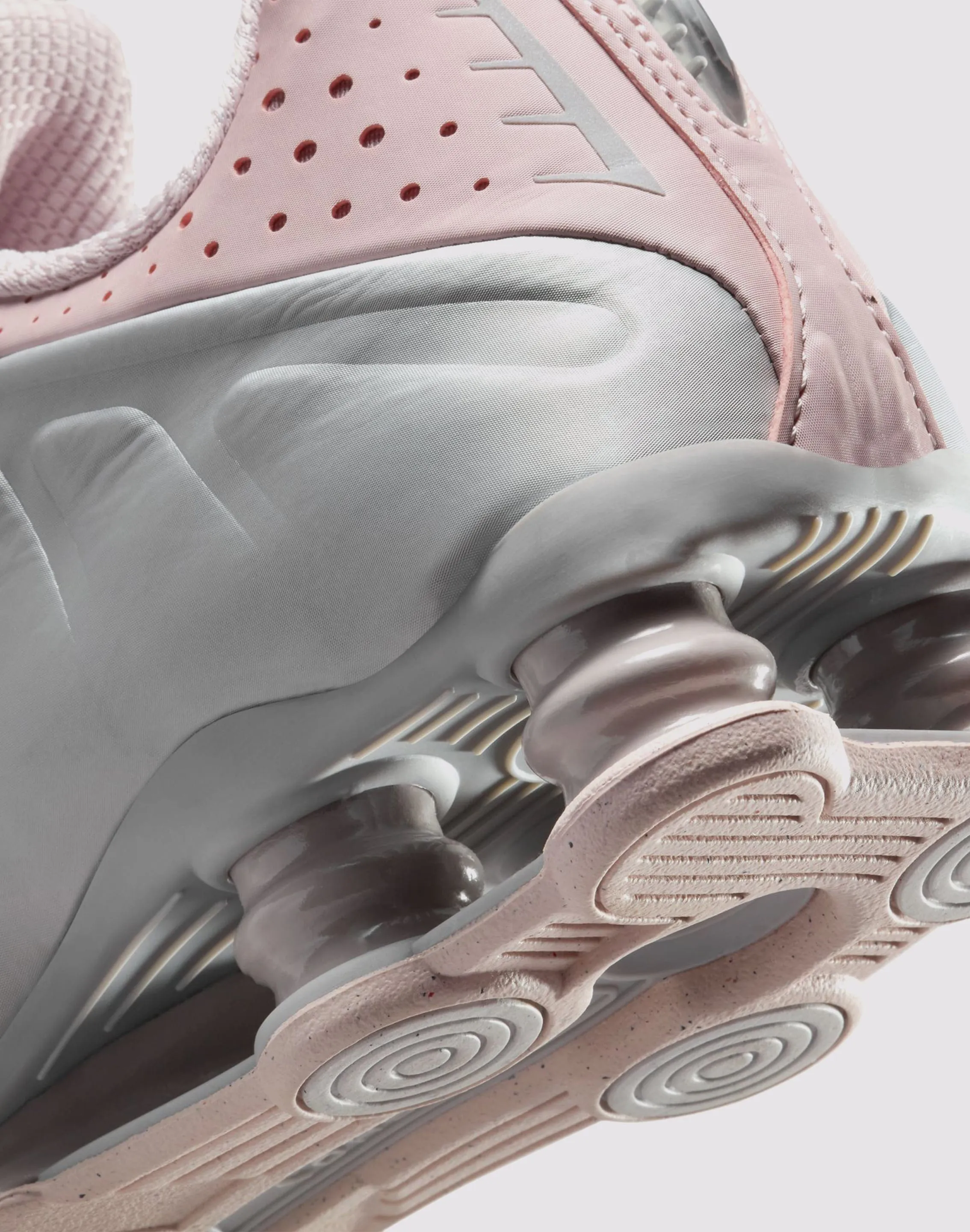 Nike Shox R4 "Barely Rose/Mtlc Platinum"