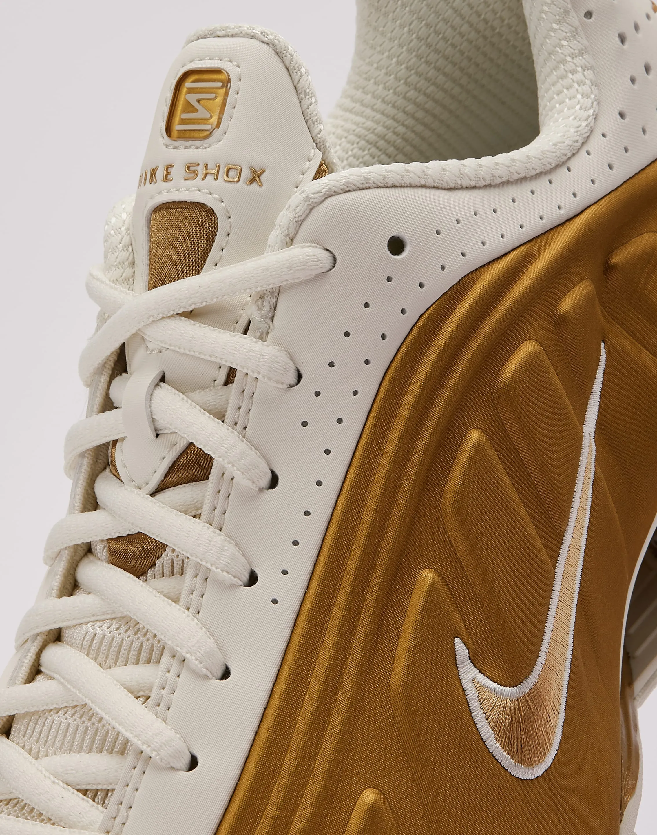 Nike Shox R4