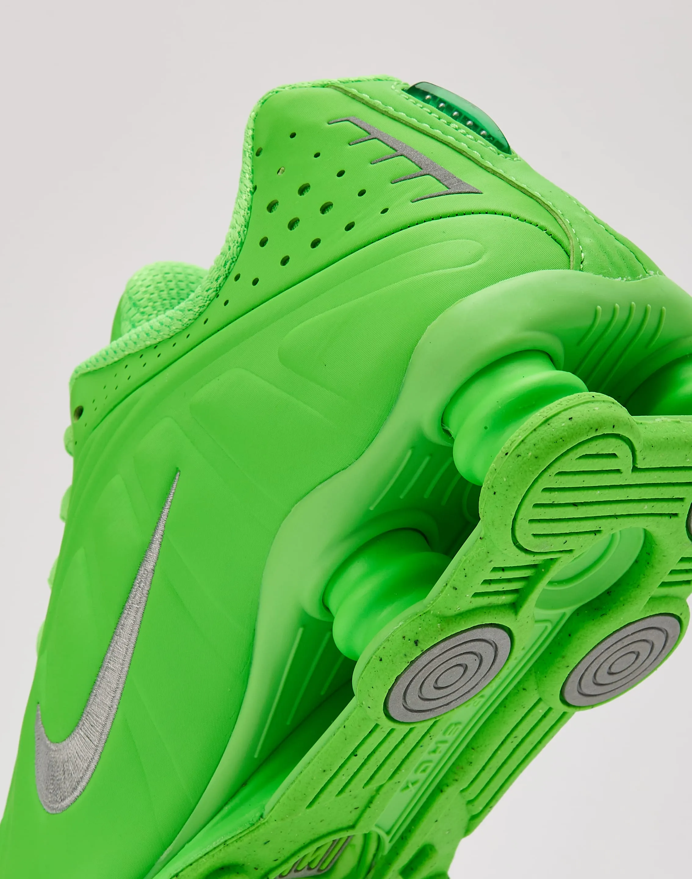 Nike Shox R4
