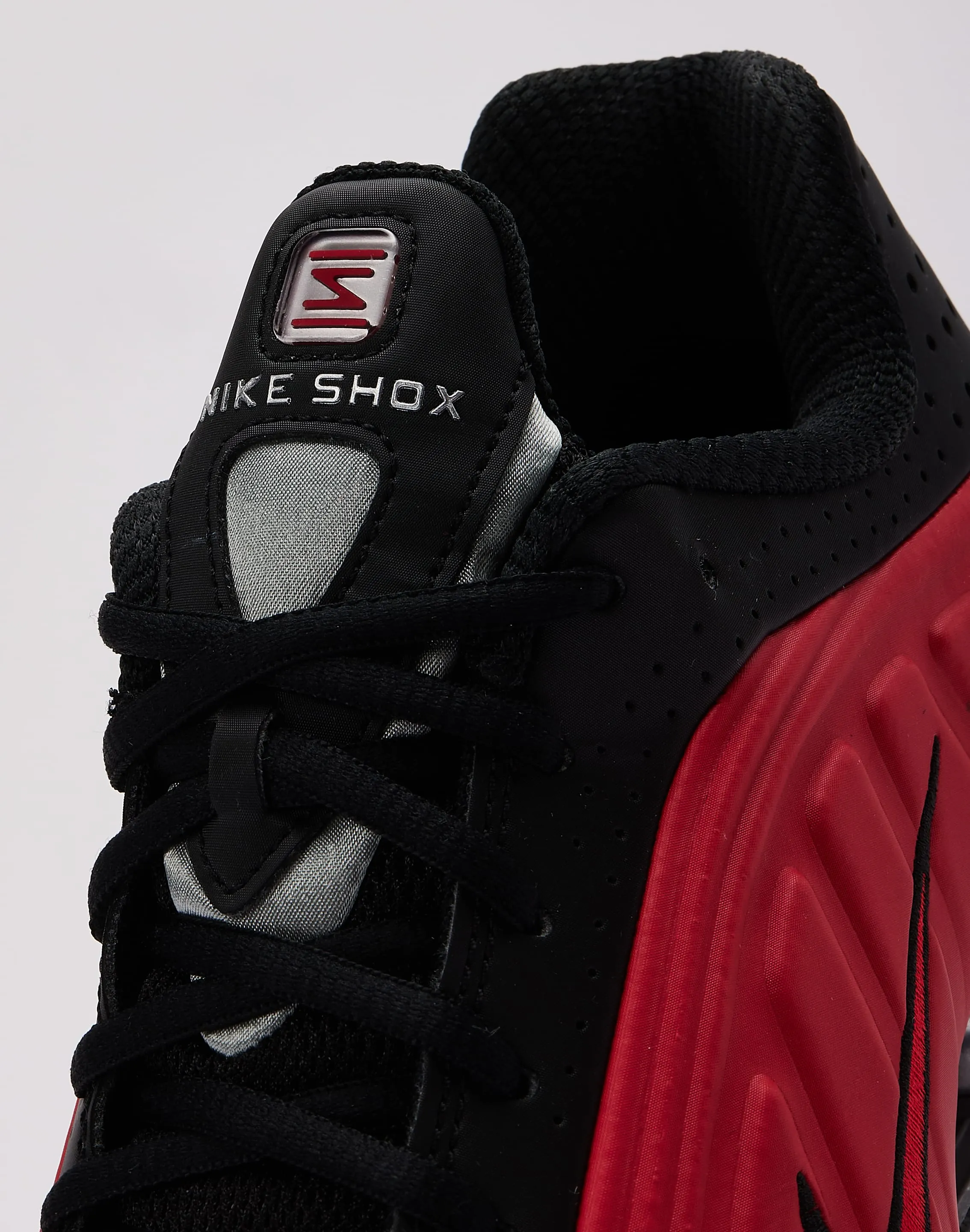 Nike Shox R4