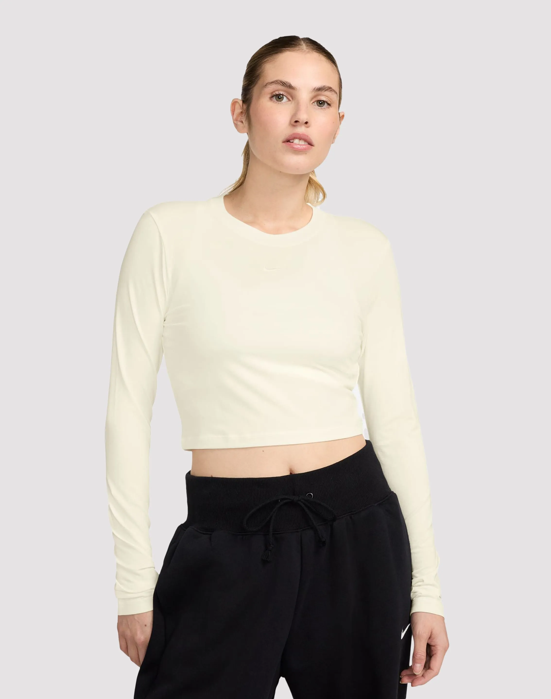 Nike Sportswear Chill Knit Slim Long-Sleeve Crop Shirt
