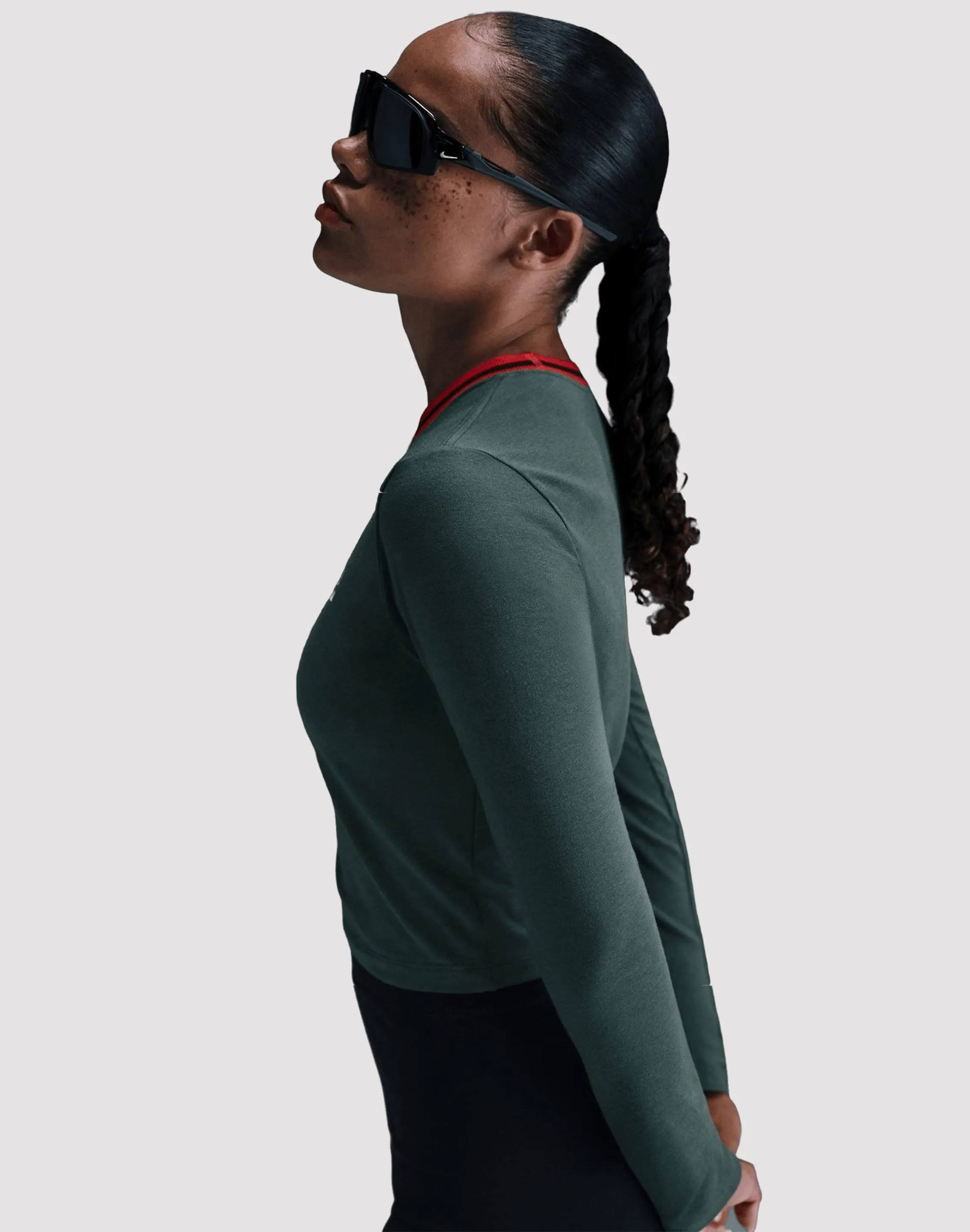 Nike Sportswear Chill Knit Slim Long-Sleeve Cropped Graphic Tee