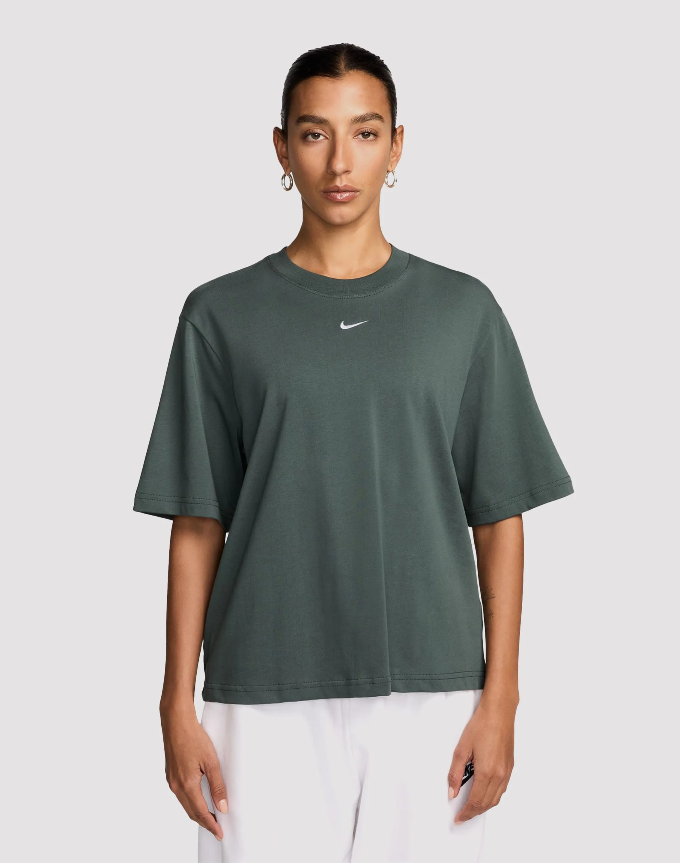 Nike Sportswear Essential Boxy Tee